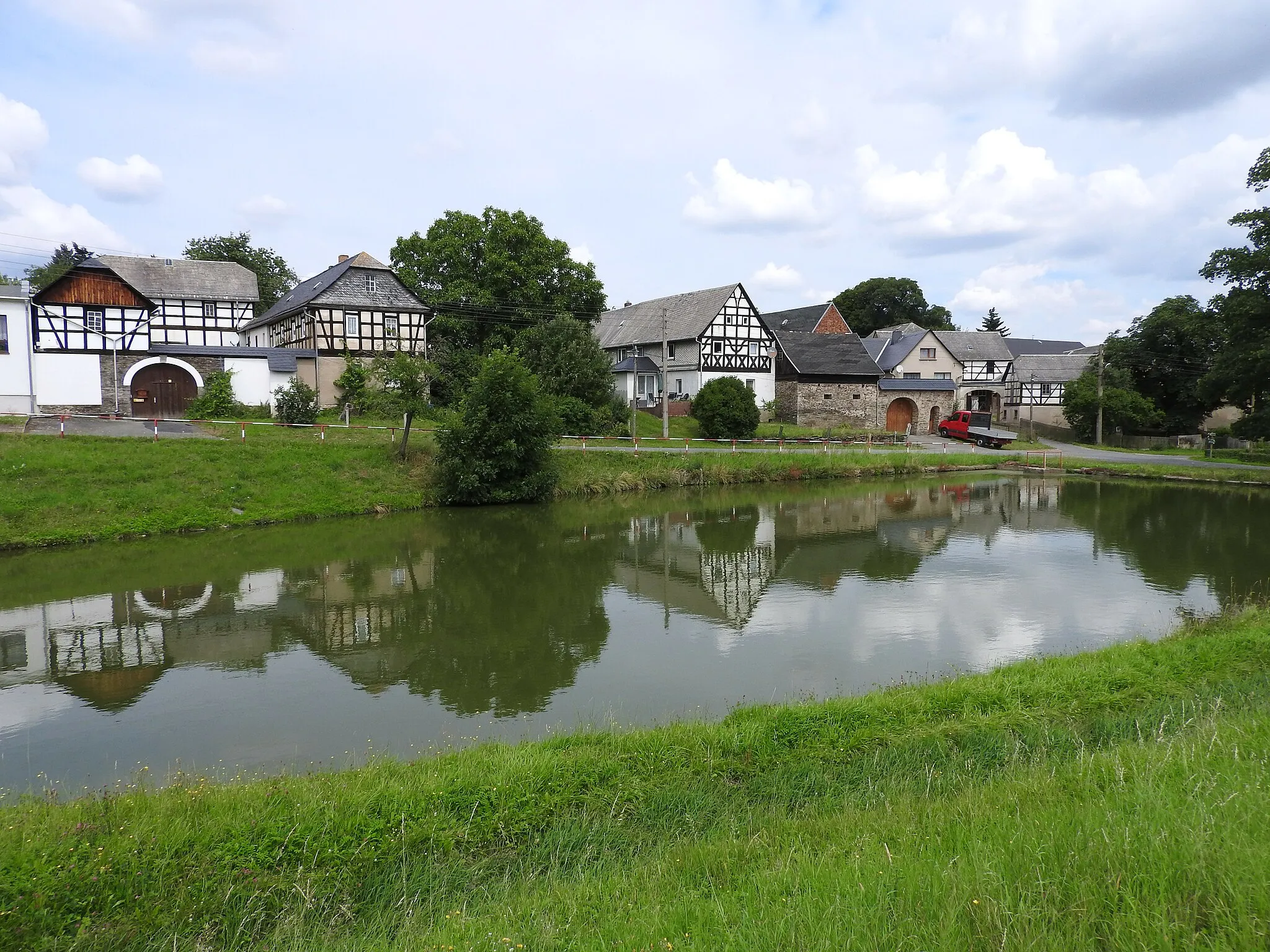 Photo showing: Teich in Neugernsdorf, Thüringen