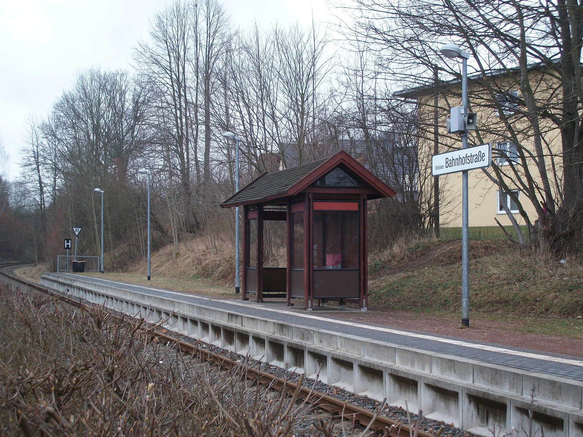 Photo showing: Haltepunkt Oelsnitz-Bahnhofstraße (2016)