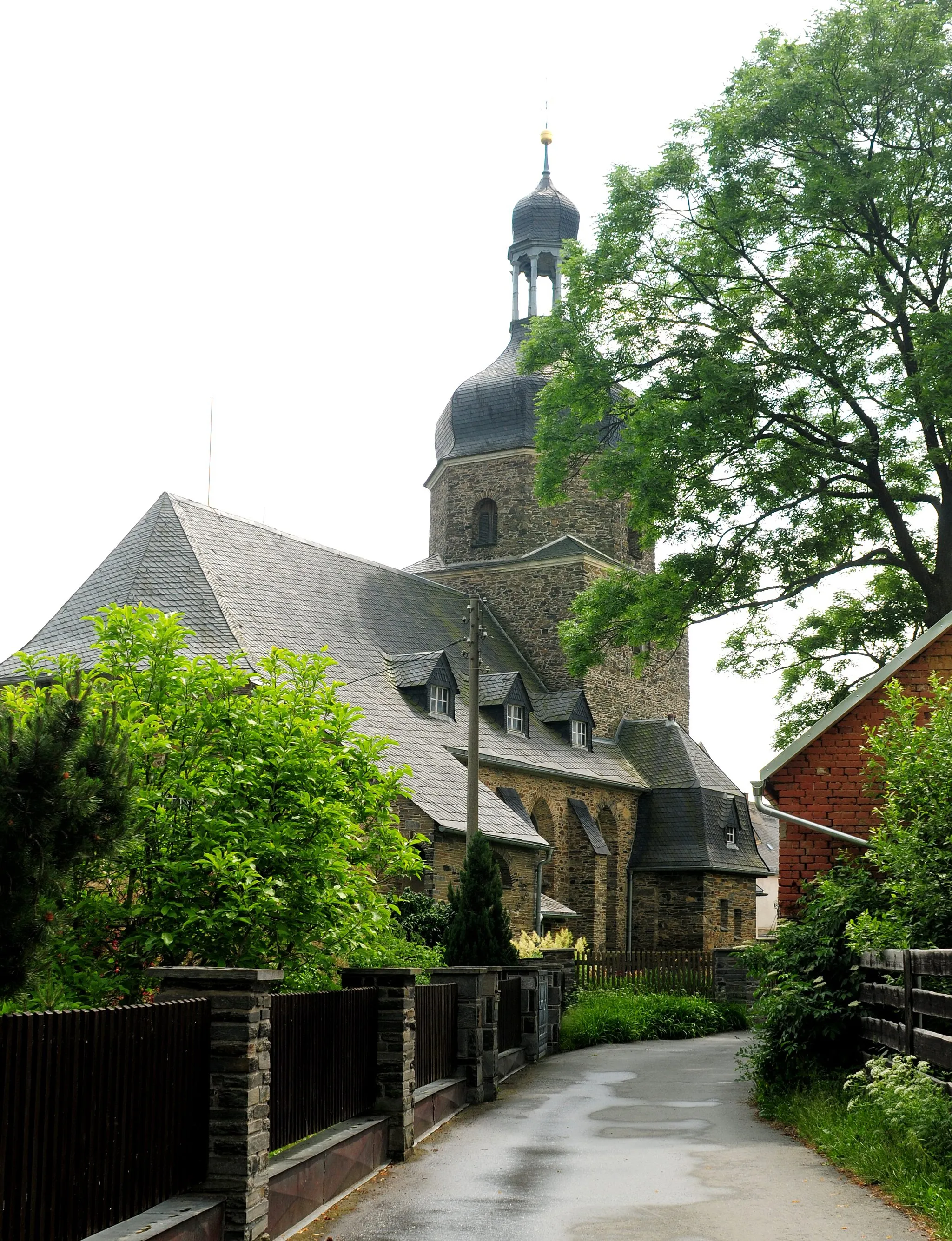 Photo showing: Theuma, parish church, built 1400, rebuilt 1647, church spire 1671 (district Vogtlandkreis, Free State of Saxony, Germany)