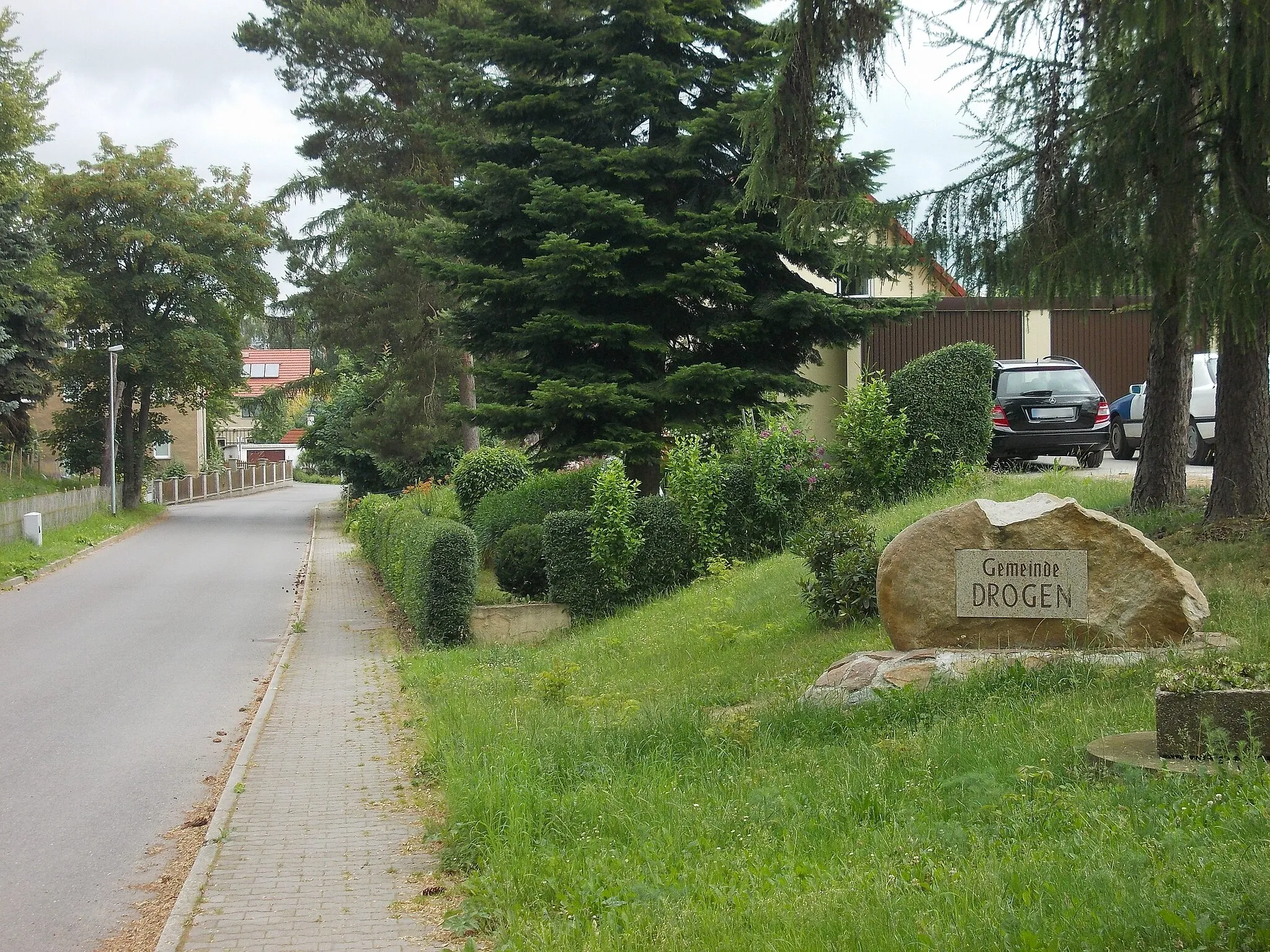 Photo showing: Southern entrance to the village of Drogen (Altenburger Land district, Thuringia)