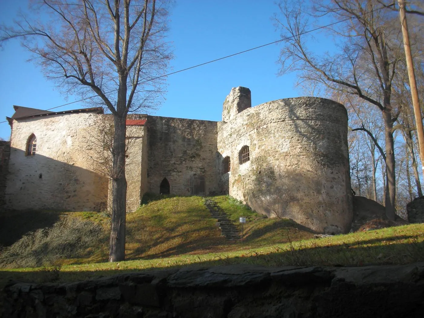 Photo showing: Schlossruine Hartenstein Innenbefestigung