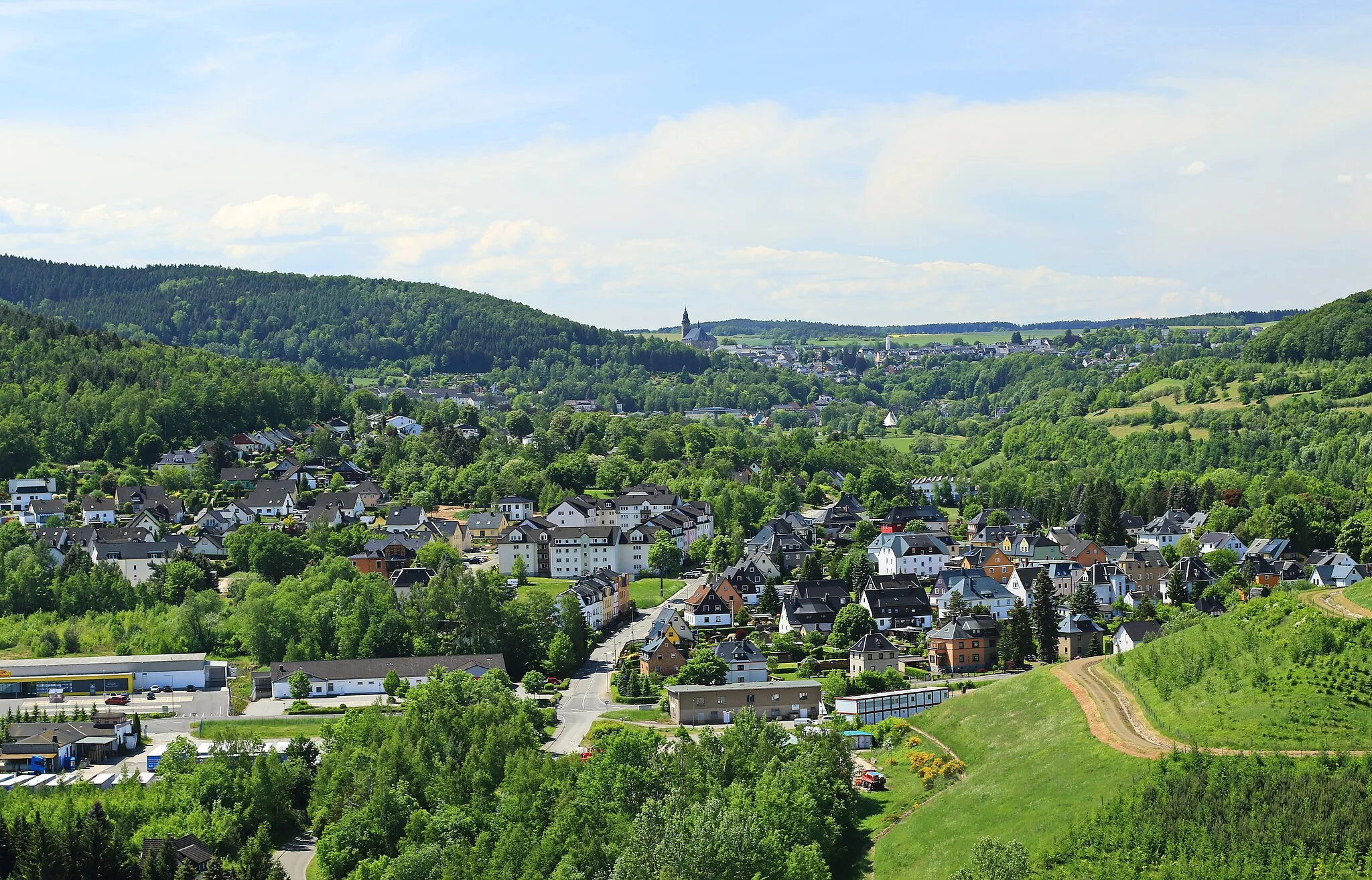 Photo showing: Bad Schlema. Blick vom Modellflugplatz "Modellflugclub – Aue Alberoda" nahe Aue in Sachsen.