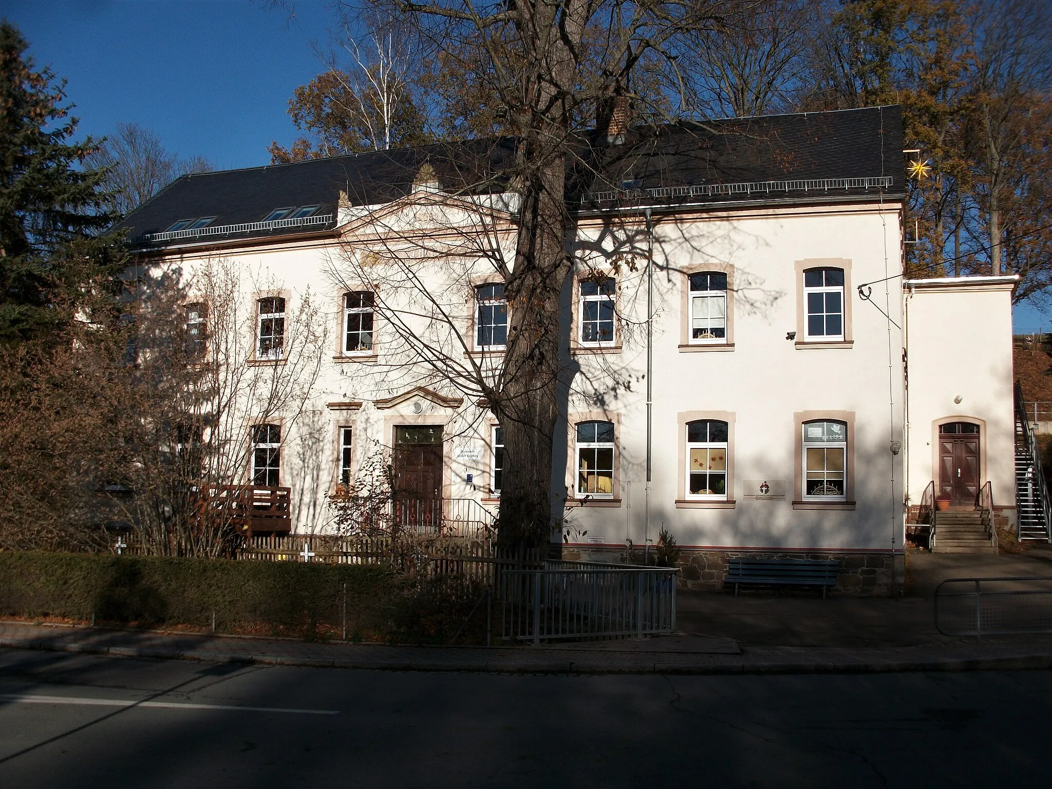 Photo showing: Evangelische Montessori-Grundschule Erlbach-Kirchberg