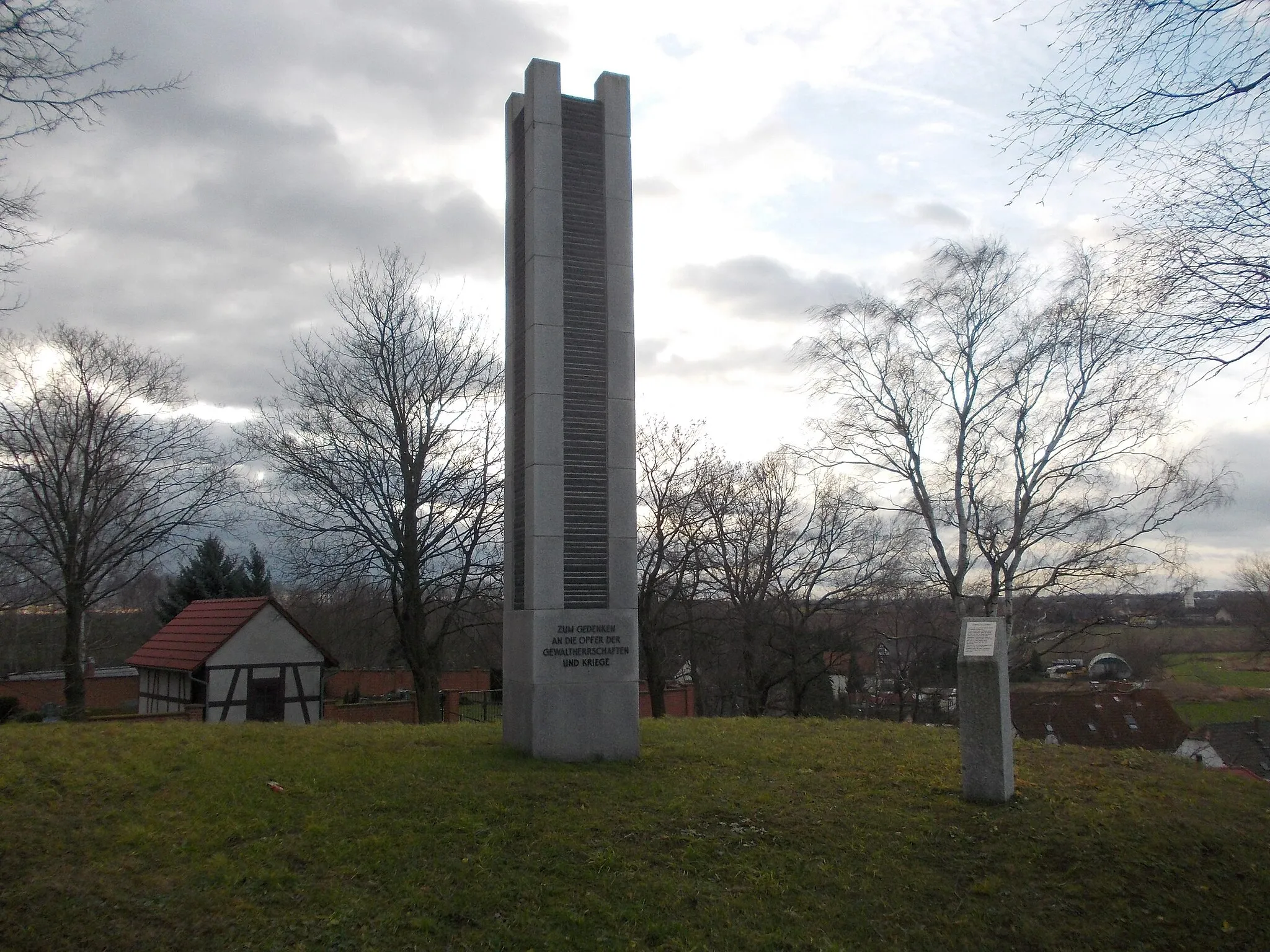 Photo showing: Memorial to the victims of despotism and war in Gerstenberg (Altenburger Land district, Thuringia)