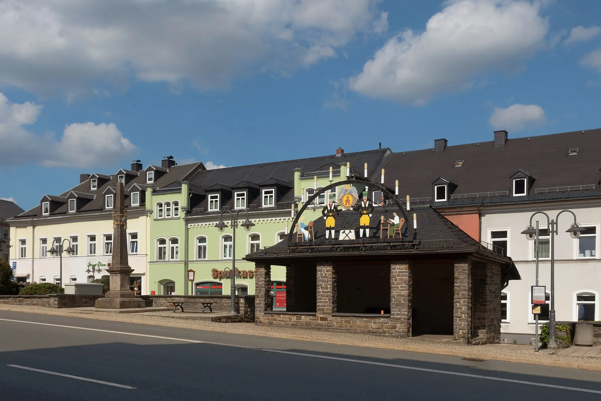 Photo showing: Thum, bus stop Markt