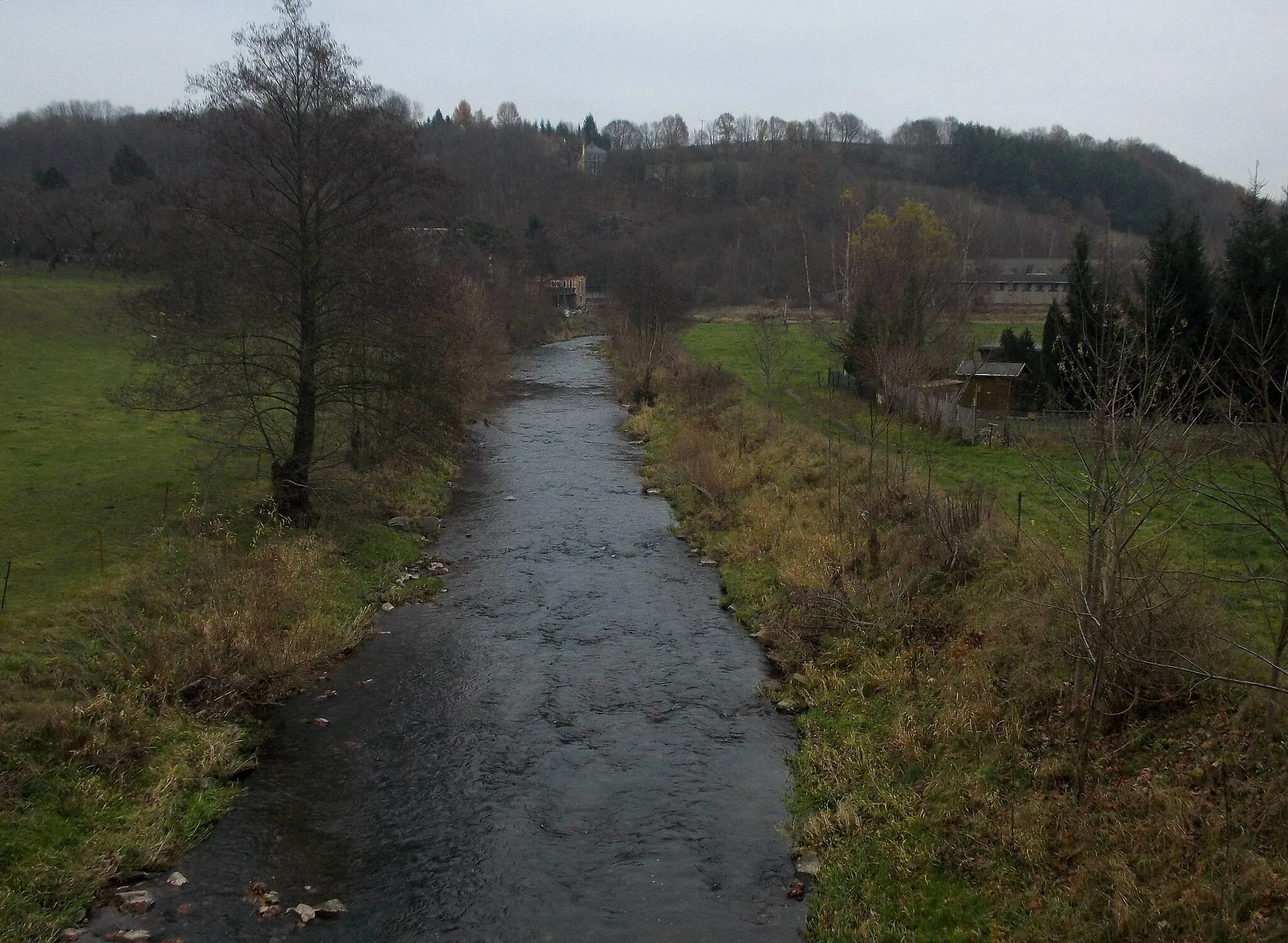 Photo showing: Striegis river in Niederstriegis (Rosswein, Mittelsachsen district, Saxony), just before flowing into the Freiberger Mulde