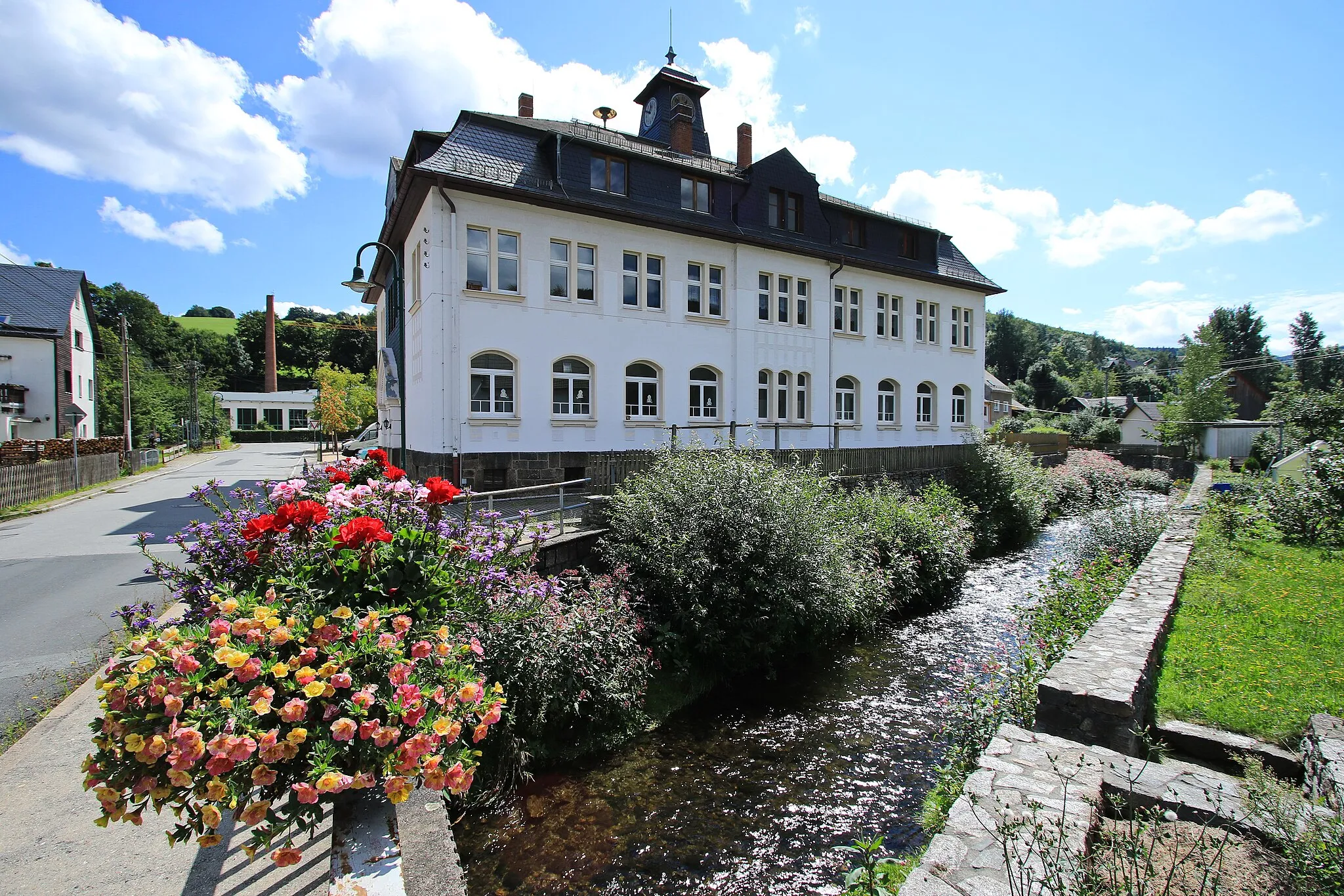 Photo showing: An der Hauptstrasse in Pöhla - OT von Schwarzenberg in Sachsen.Erzgebirgskreis.