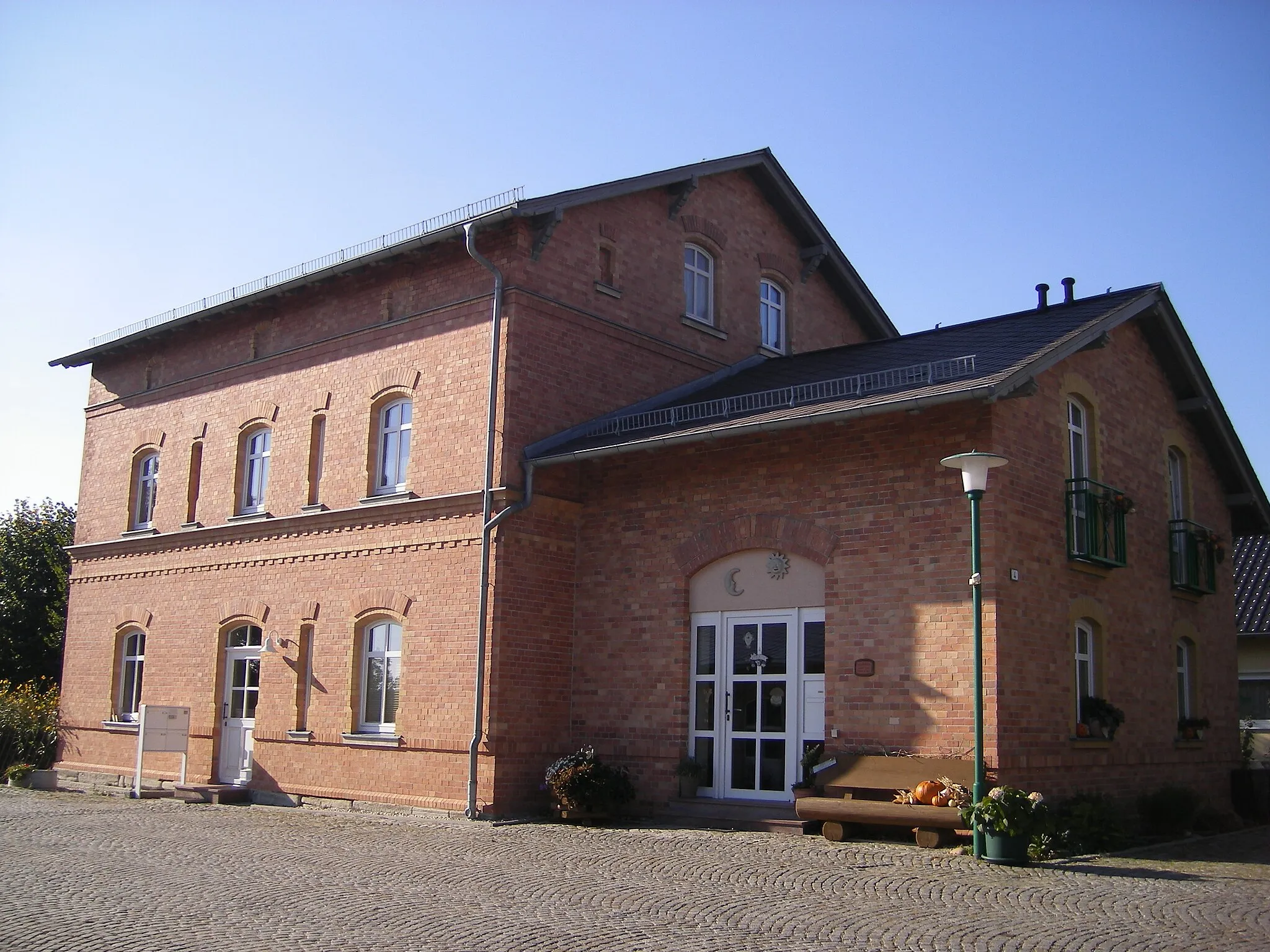 Photo showing: Ancient train station in Dobitschen near Altenburg/Thuringia