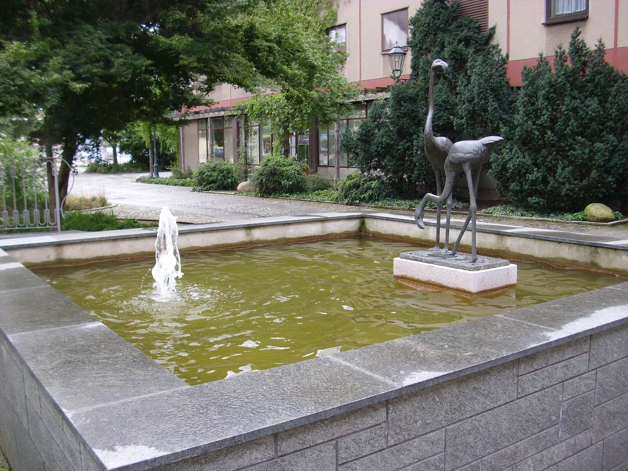 Photo showing: A fountain basin with flamingo figures in the city of Zwickau
