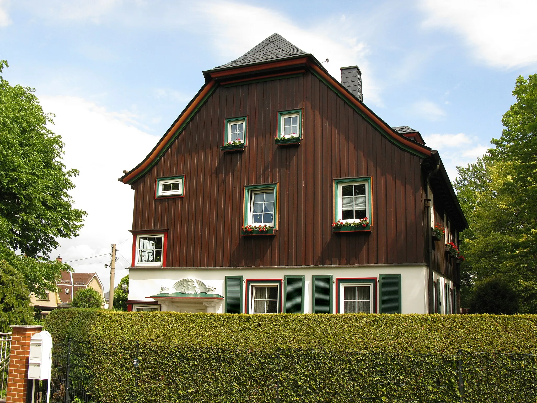 Photo showing: Mehltheuer in der Gemeinde Rosenbach/Vogtl.: Denkmalgeschütztes Haus in der Antonstraße 12 (sächsische Denkmal-ID: 09231926).