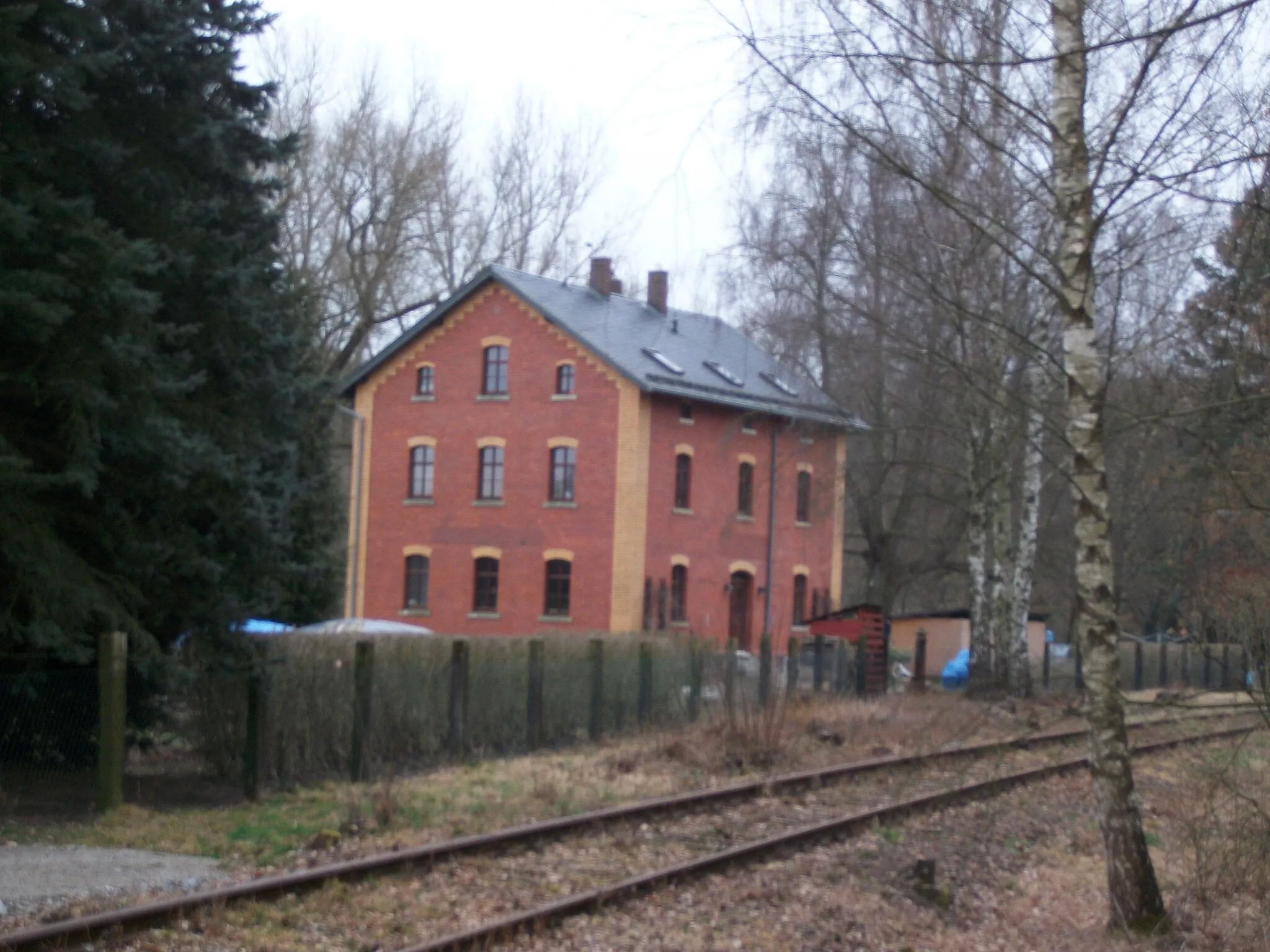 Photo showing: Bahnhof Auerswalde-Köthensdorf (2016) mit Gleisresten