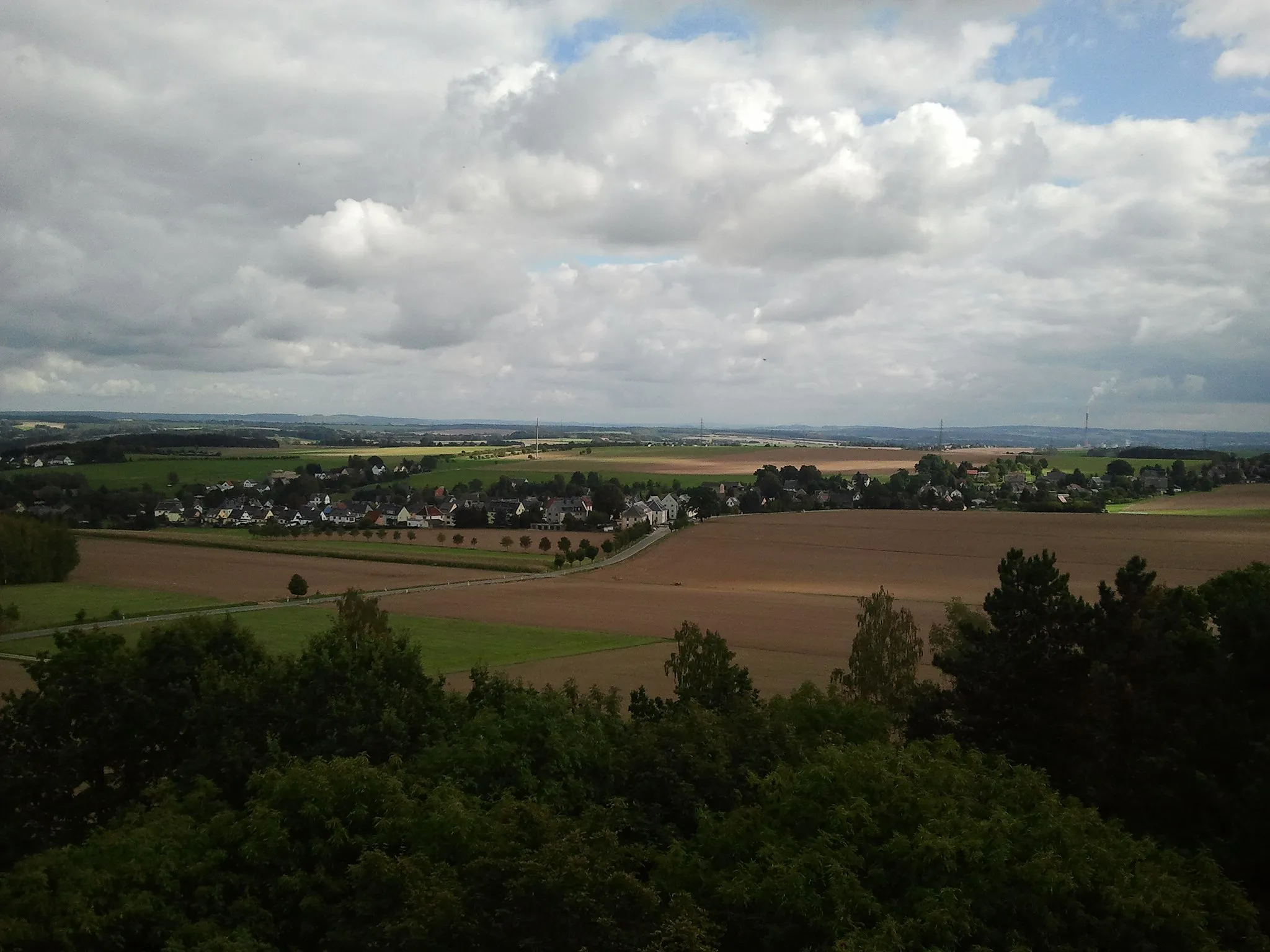 Photo showing: Blick vom Taurasteinturm nach Taura