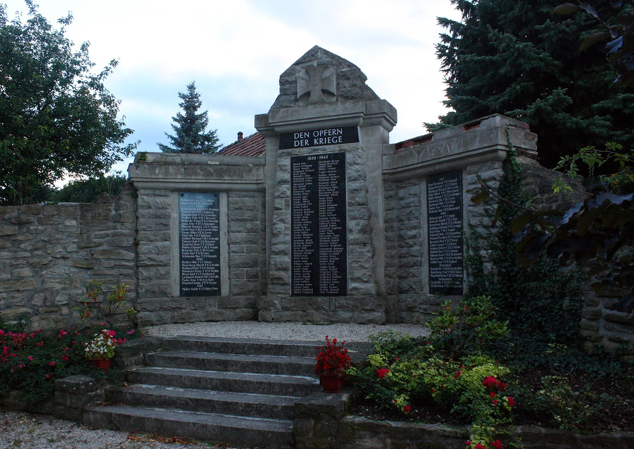 Photo showing: Memorial in Pölzig near Gera/Thuringia