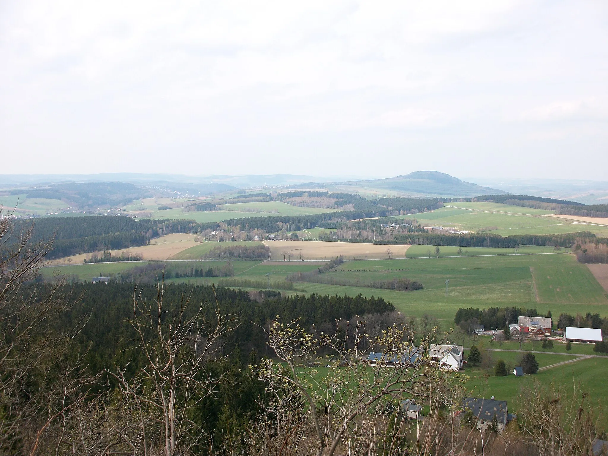 Photo showing: Blick vom Bärenstein zum Pöhlberg