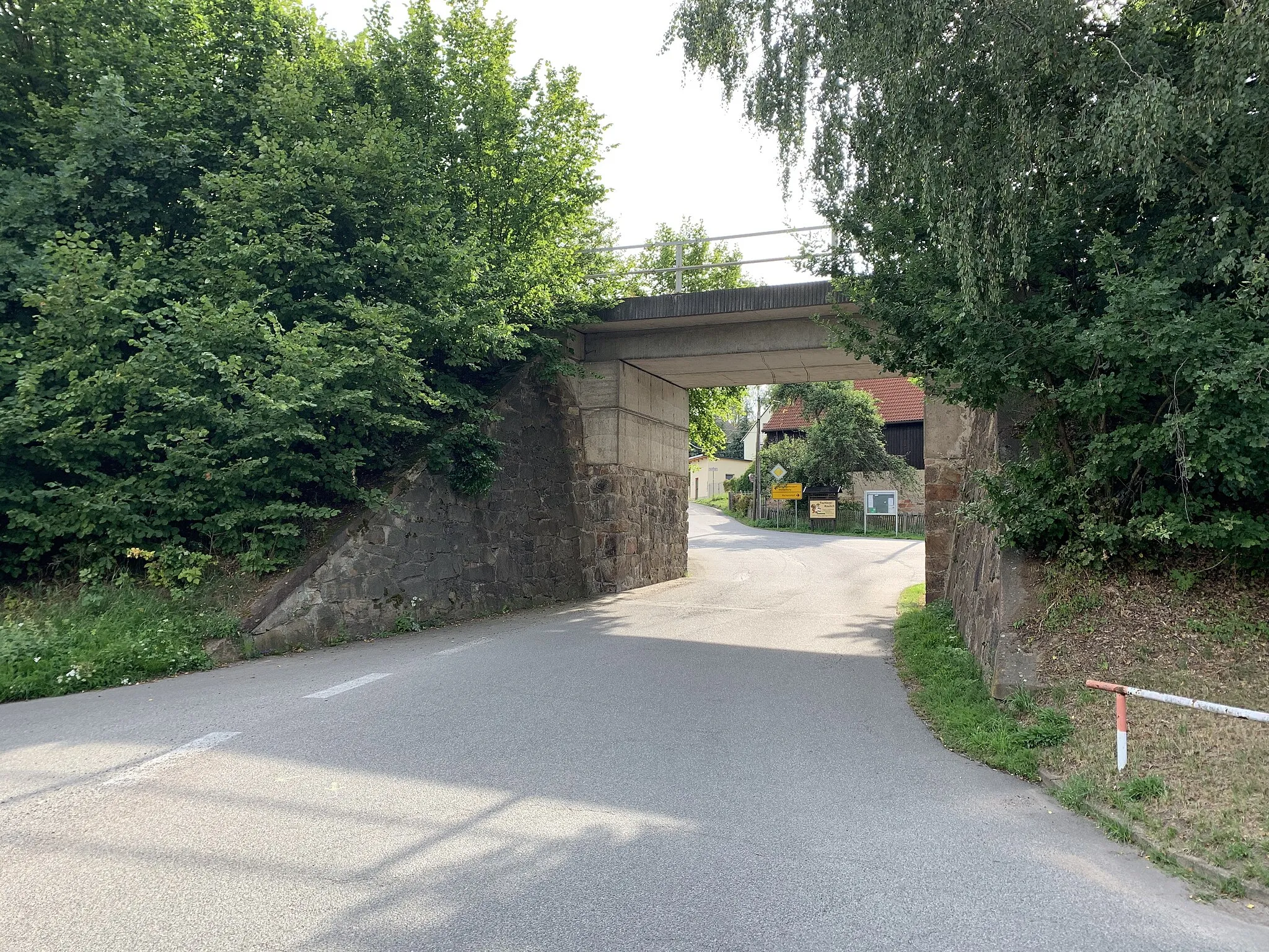 Photo showing: Brücke der Muldentalbahn in Thierbach, ein Ortsteil von Penig