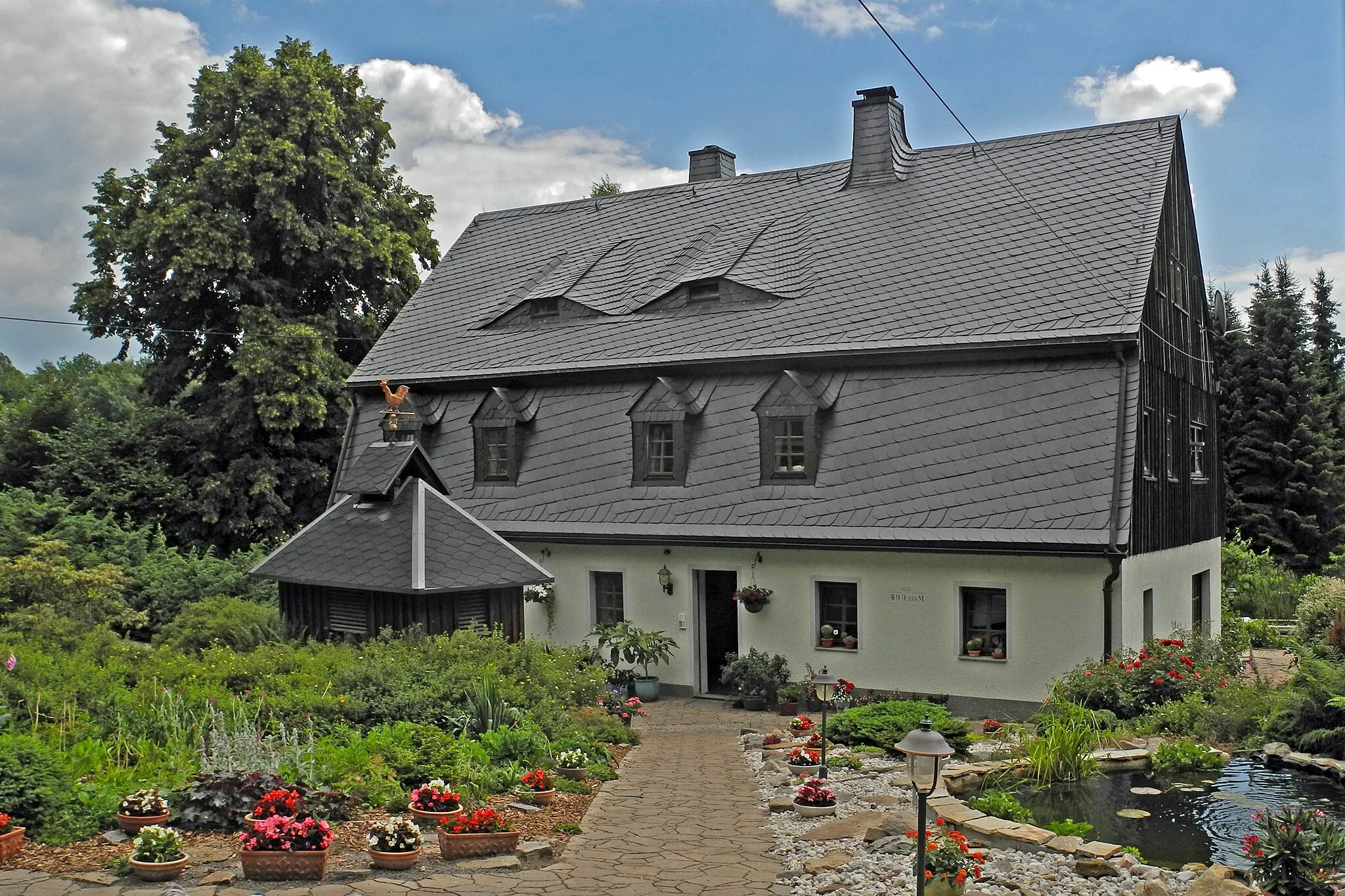 Photo showing: Revierwasserlaufanstalt Freiberg: Ehem. Röschenhaus an der Müdisdorfer Straße in Berthelsdorf, OT von Weißenborn/Erzgeb.