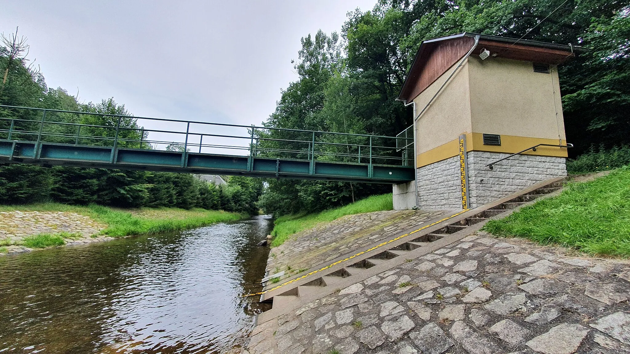 Photo showing: Wasserstandspegelmessstelle der Göltzsch bei Mylau