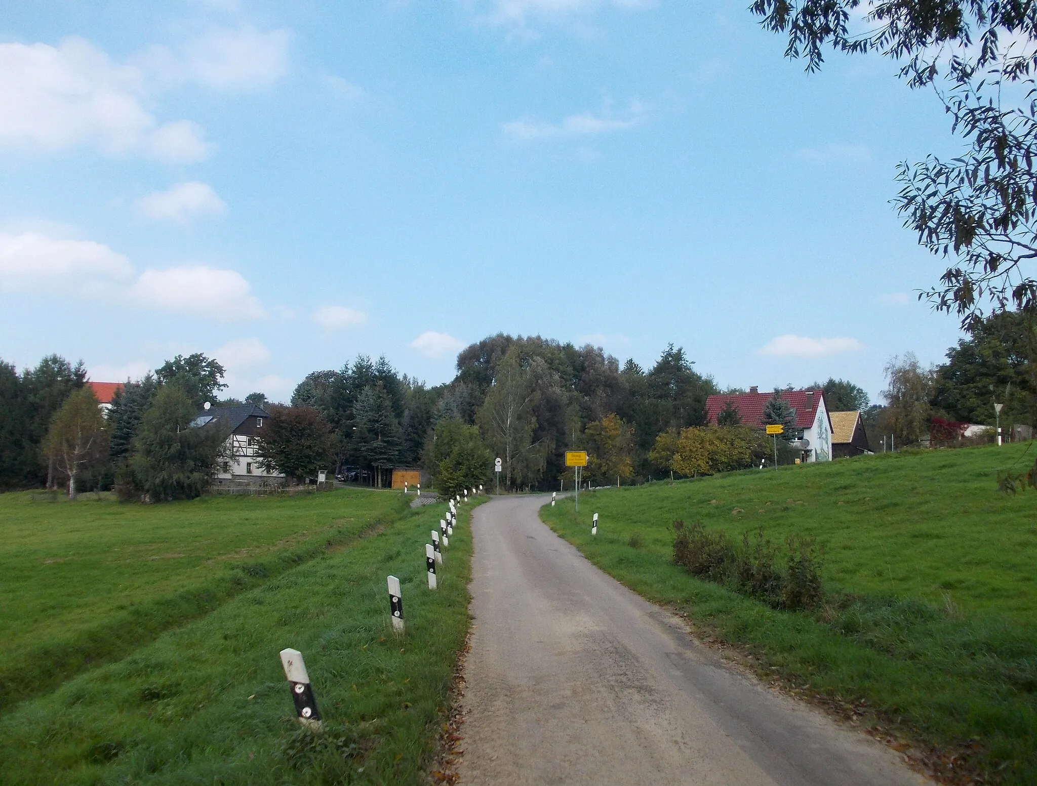 Photo showing: Ossig (Rosswein, Mittelsachsen district, Saxony) from the south