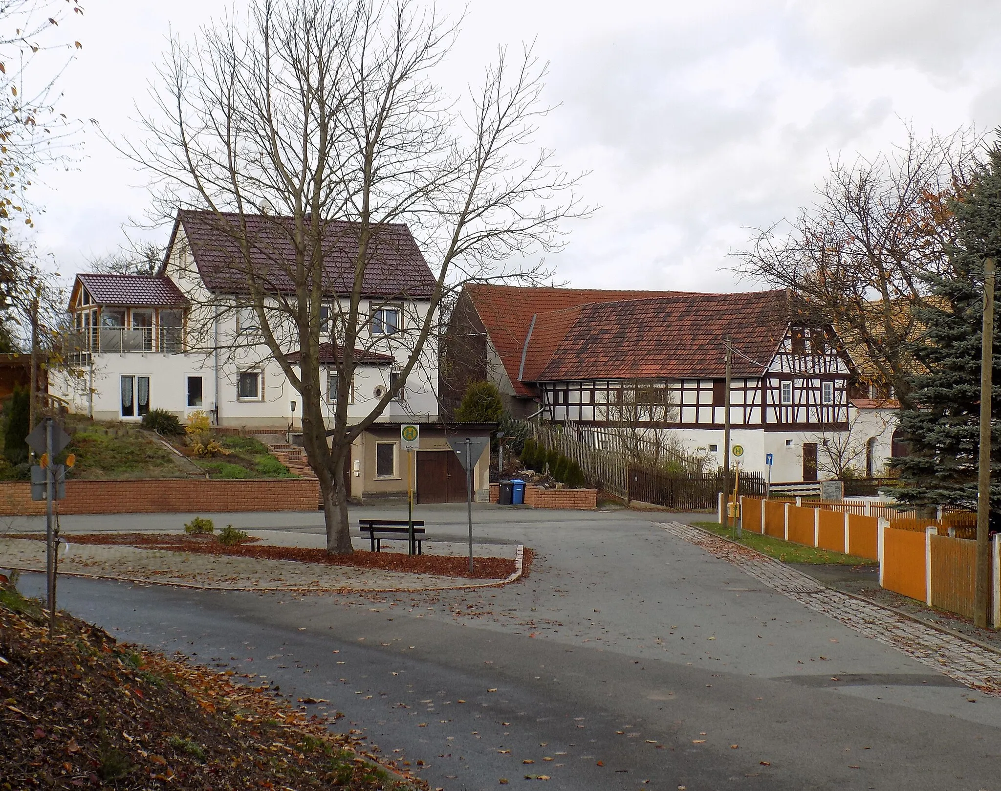 Photo showing: Square in Kleinmückern (Altenburger Land district, Thuringia)