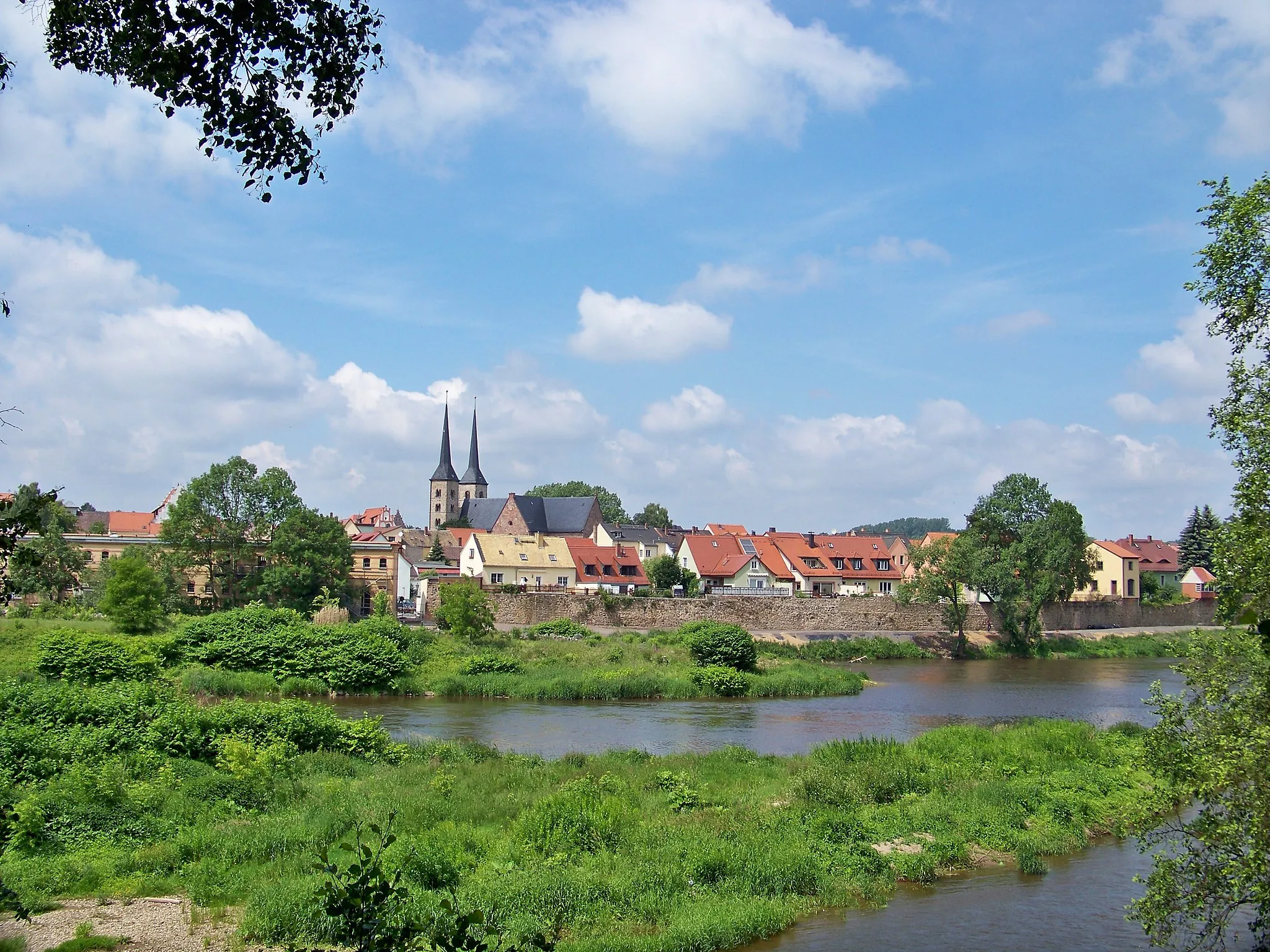 Photo showing: Die Stadt Grimma vom gegenüberliegenden Ufer der Mulde gesehen