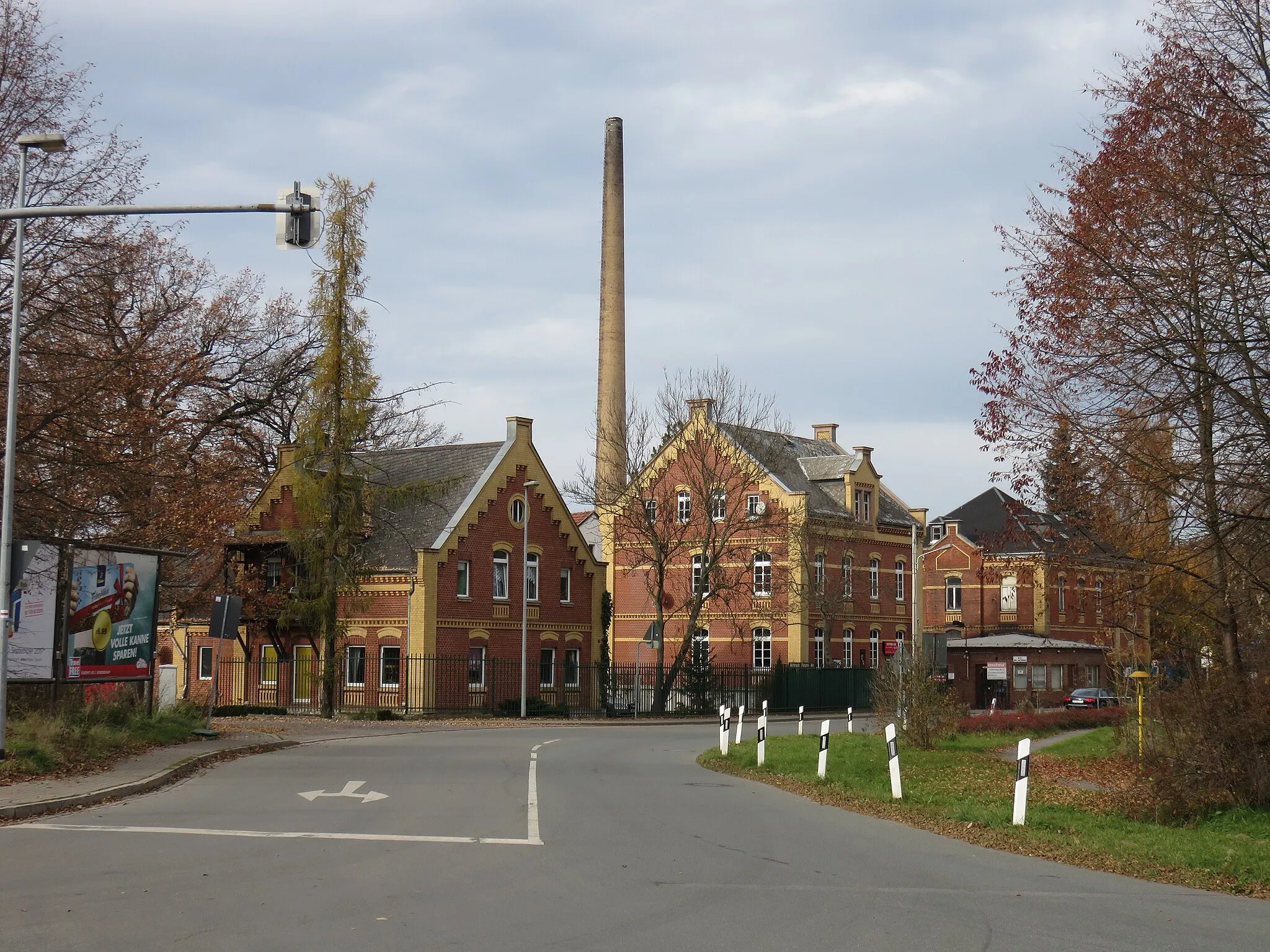 Photo showing: Drei Wohnhäuser einer Fabrik.
Heute zum Teil Gewerbe, Wohn/Bürohäuser.
Fabrik heute noch aktiv.

Kulturdenkmale Chemnitz Klaffenbach.