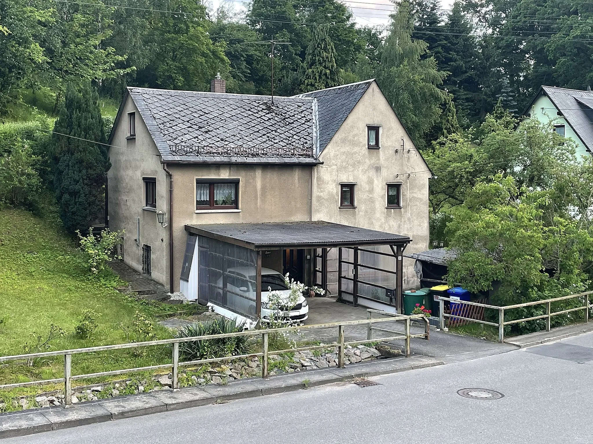 Photo showing: Wohnhaus in Garnsdorf, Garnsdorfer Hauptstraße 57, Ansicht von Nordost