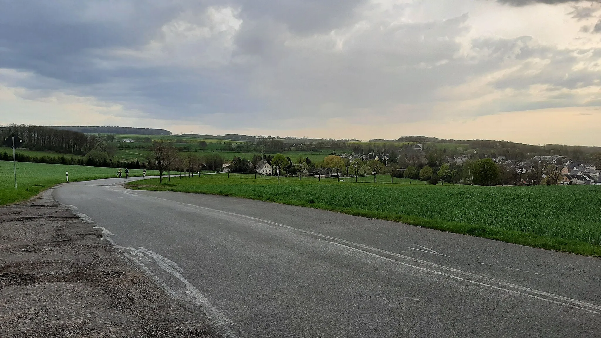 Photo showing: Plauer Straße in Chemnitz-Euba, Blick Richtung Euba