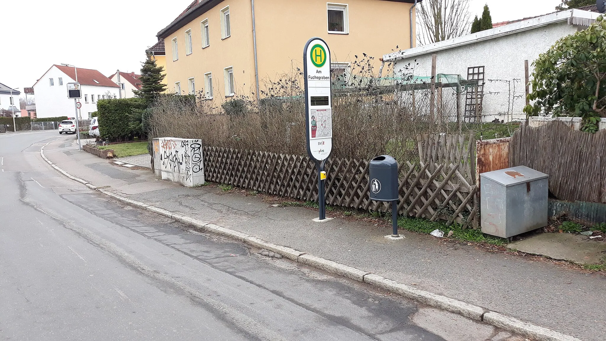 Photo showing: Bus stop Zwickau, Am Fuchsgraben, direction Oberplanitz (2023)