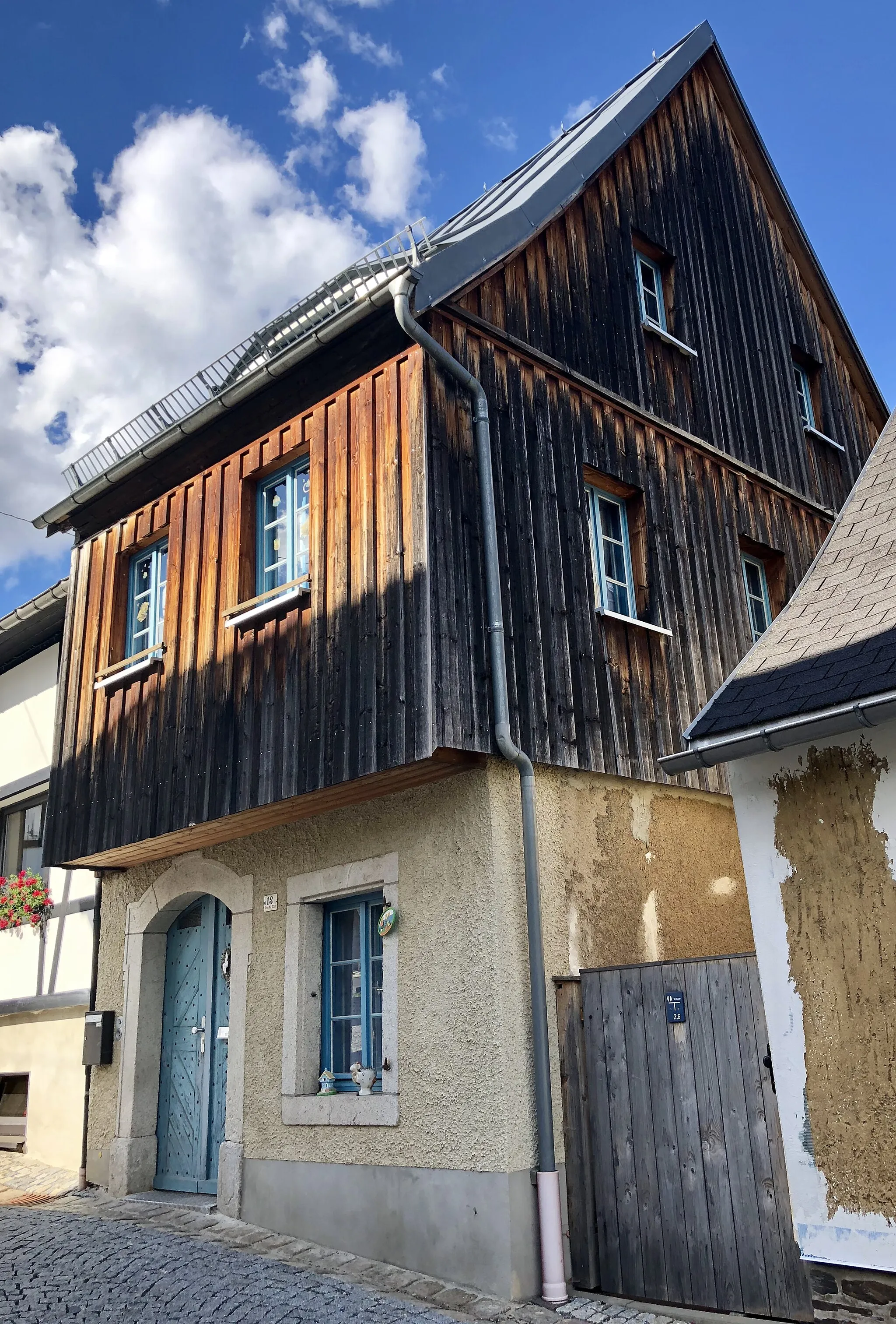 Photo showing: House built before 1800 belongs to the oldest buildings of the city. In Falkenstein/Vogtl. Germany, Grund 13.