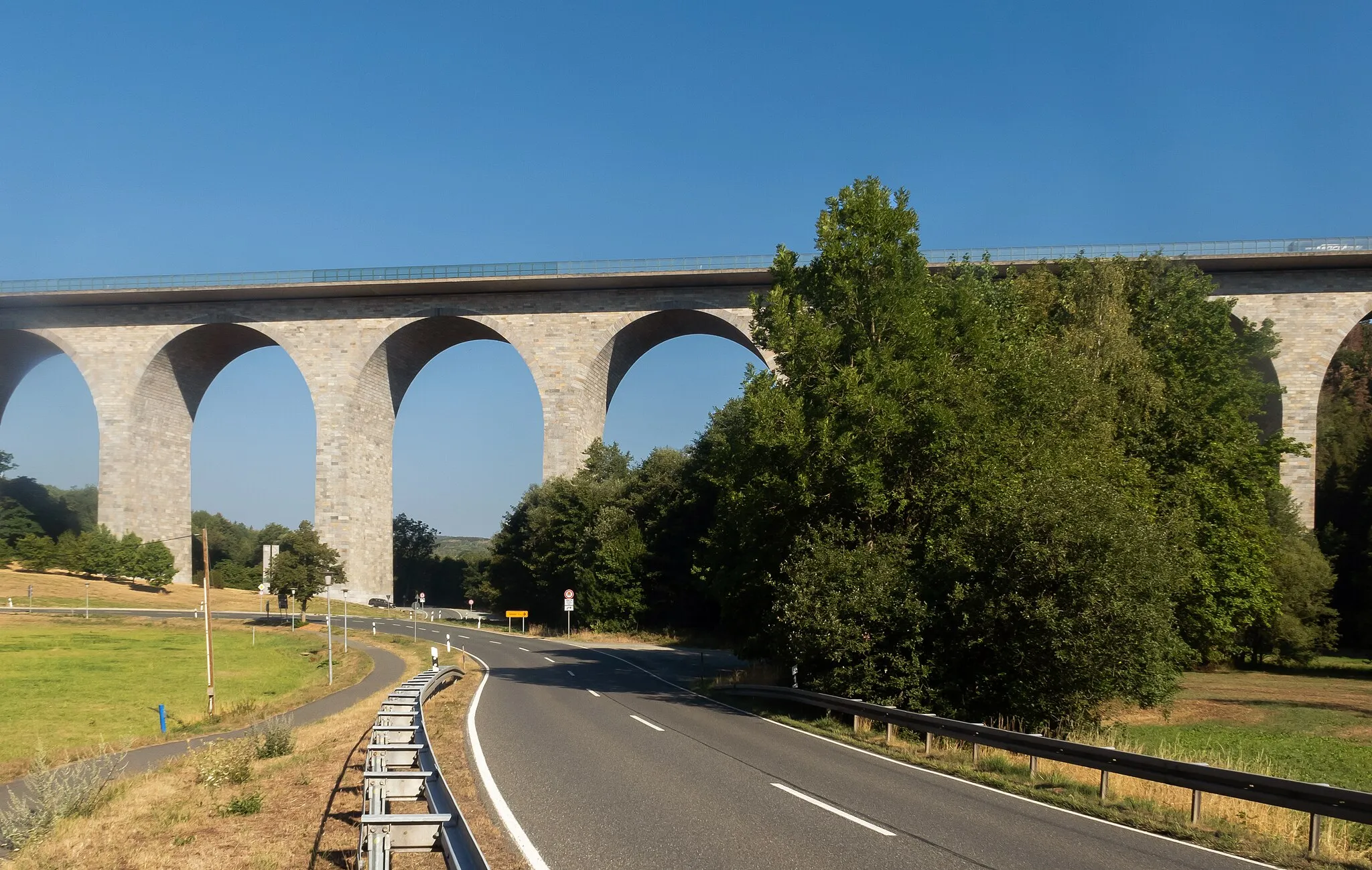 Photo showing: near Burgstein-Pirk, overpass highway 72 near road 173