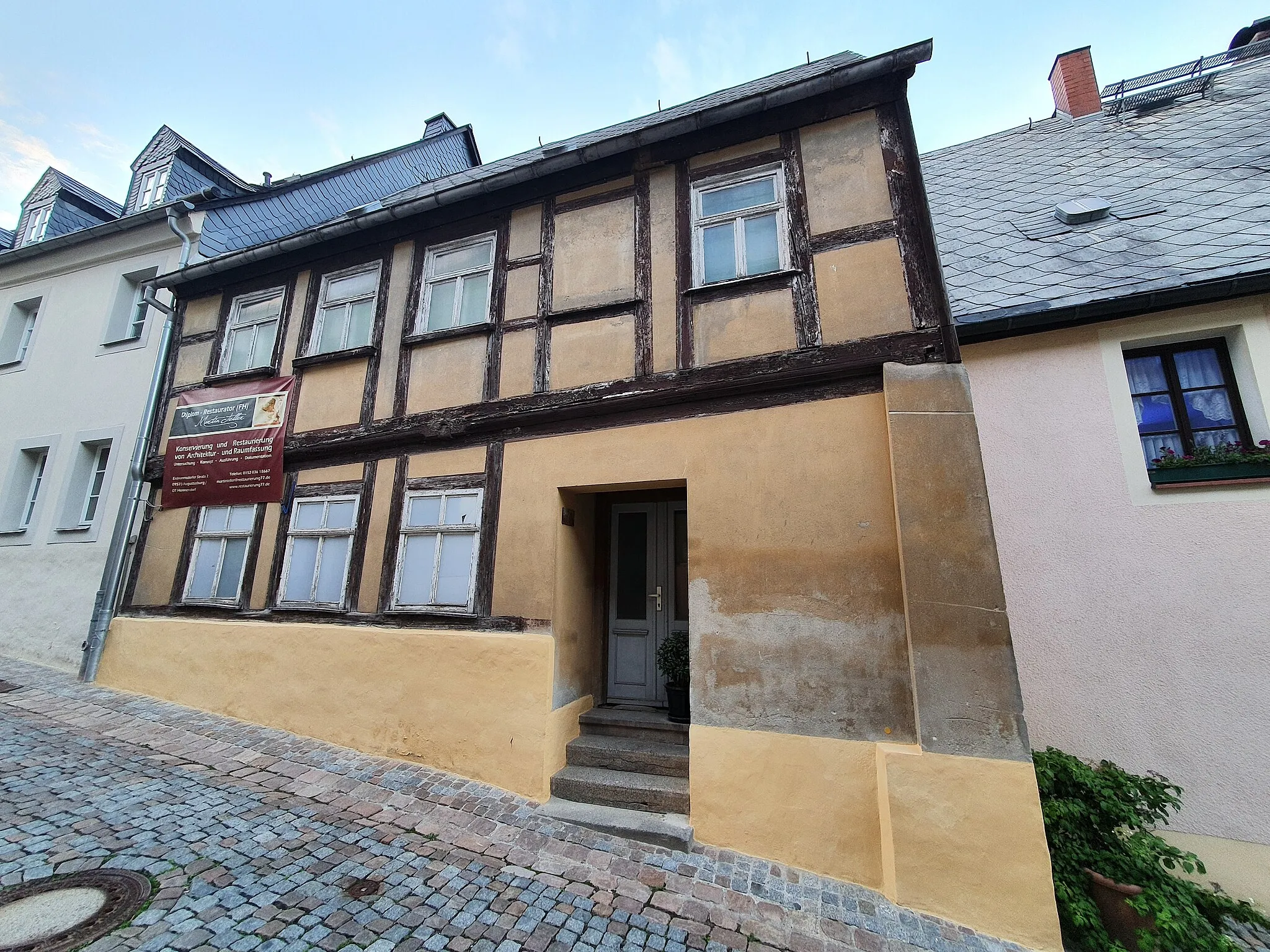 Photo showing: Wohnhaus in geschlossener Bebauung Enge Gasse 11