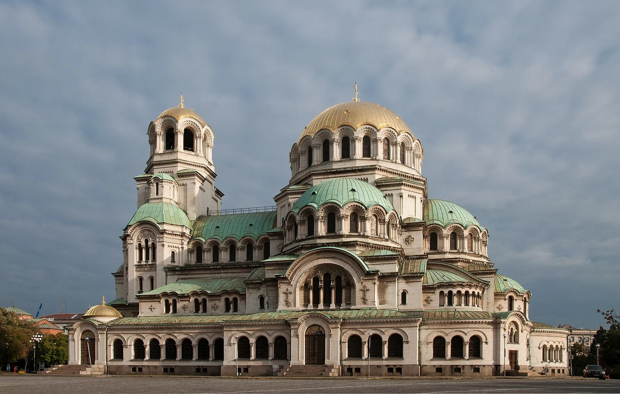 Photo showing: Alexander Nevsky Cathedral in Sofia, Bulgaria. Its foundation stone was laid on March 3, 1882, four years after signing the Treaty of San Stefano, granting the Liberation of Bulgaria.