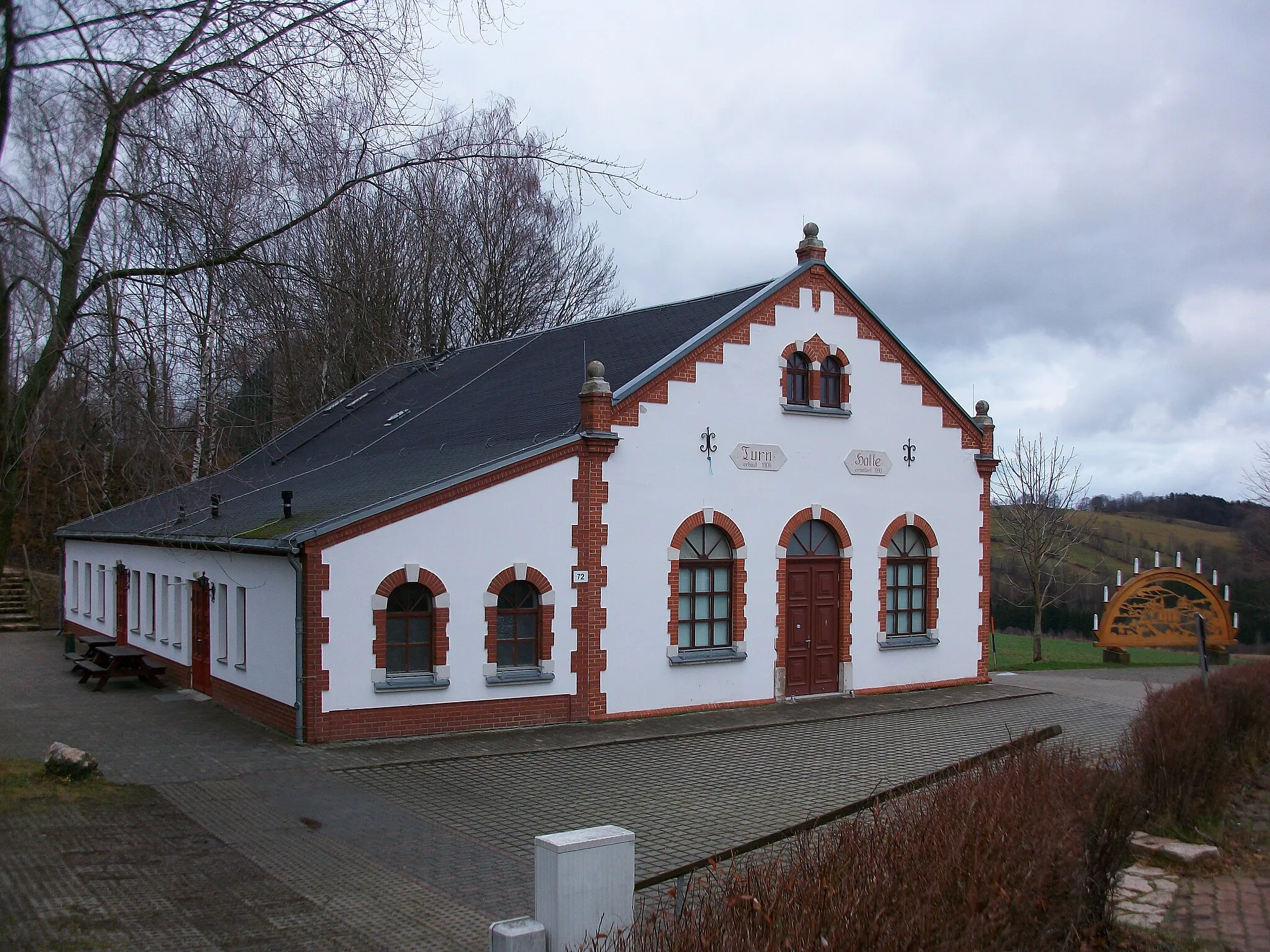 Photo showing: Turnhalle Geyersdorf mit Außenschwibbogen