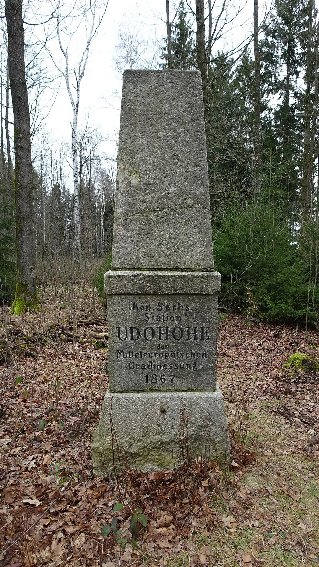 Photo showing: Triangulationssäule 1. Ordnung auf der Udohöhe