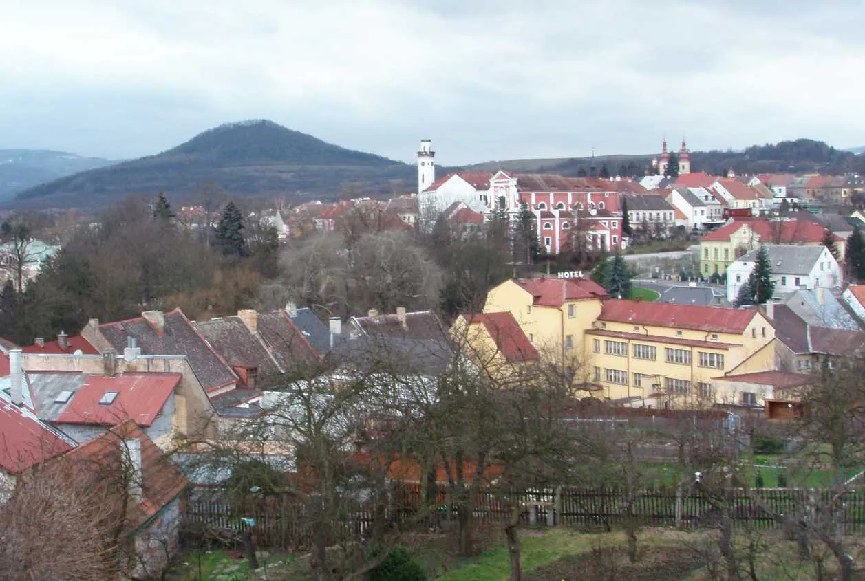 Photo showing: Klášterec nad Ohří, left ruins of Castle Šumná