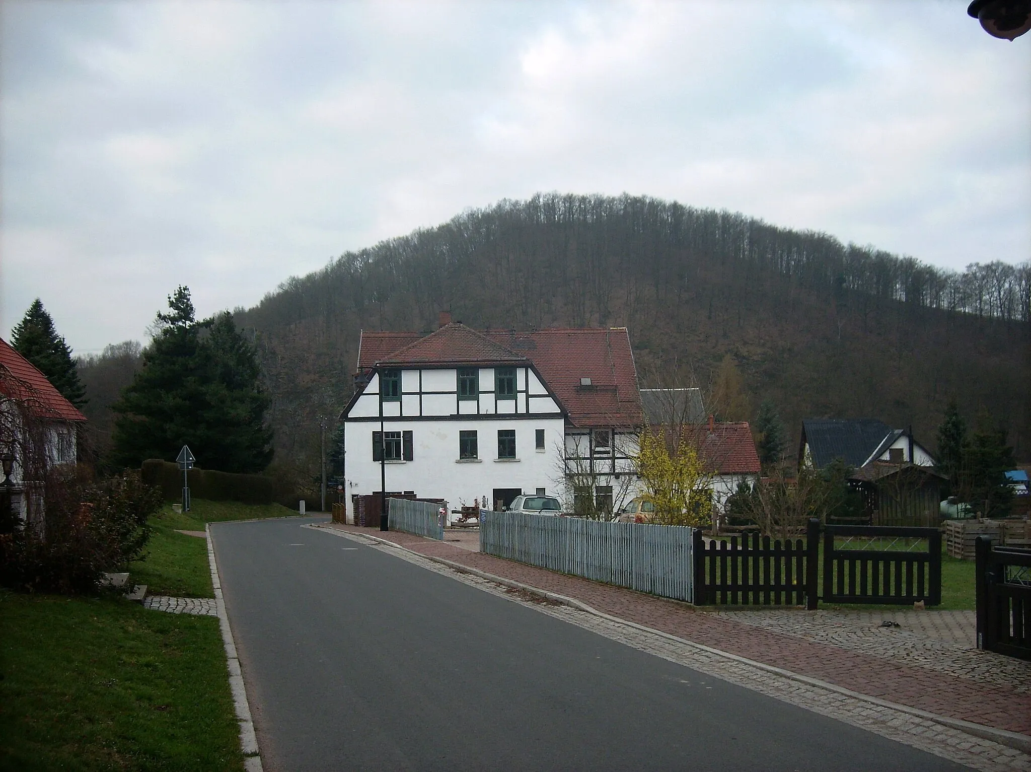 Photo showing: Muldentalstrasse in Westewitz (Großweitzschen, Mittelsachsen district, Saxony)