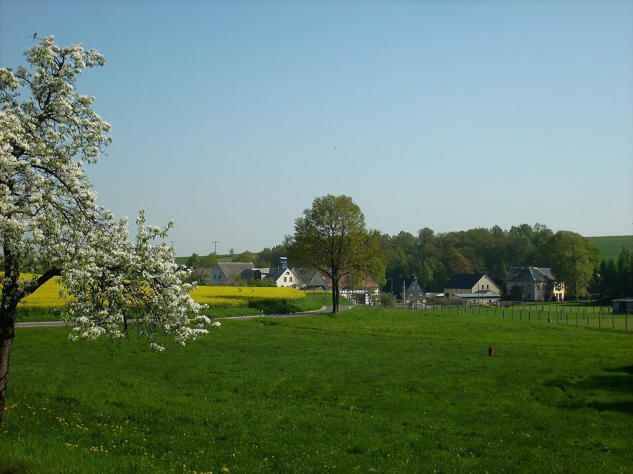 Photo showing: The village of Stollsdorf (Königsfeld, Mittelsachsen district, Saxony) from the south