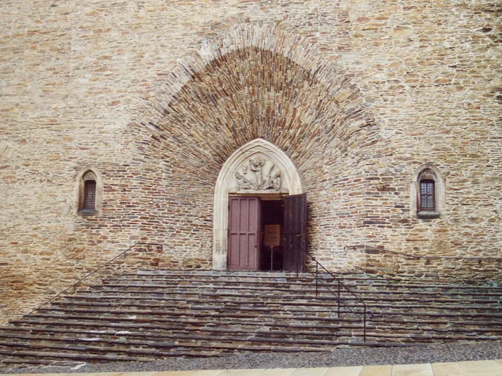 Photo showing: This image shows the portal of St. Annen in Annaberg-Buchholz in the Ore Mountains in Saxony, Germany. The church was built between 1499 and 1525.