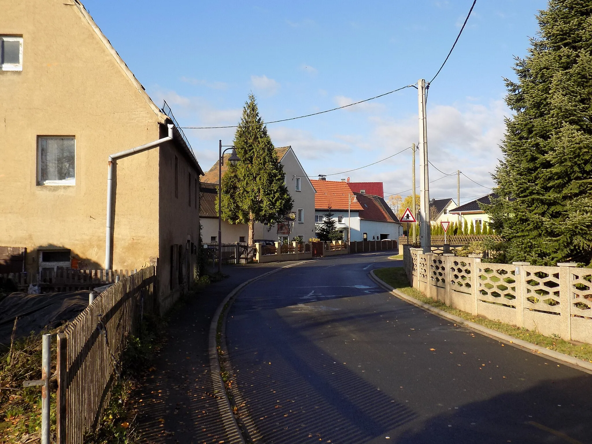 Photo showing: Bertha-von-Kattonitz-Strasse in Pöhsig (Grimma, Leipzig district, Saxony)