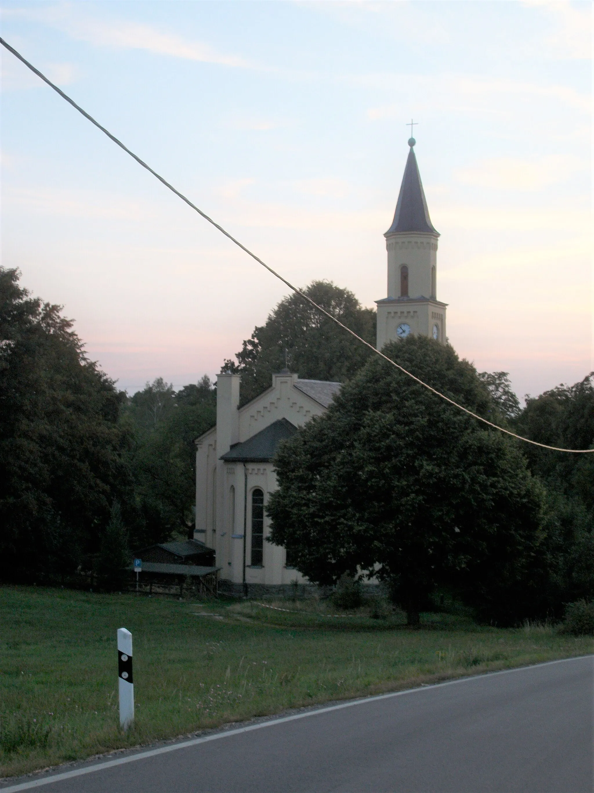 Photo showing: Kirche Beutha