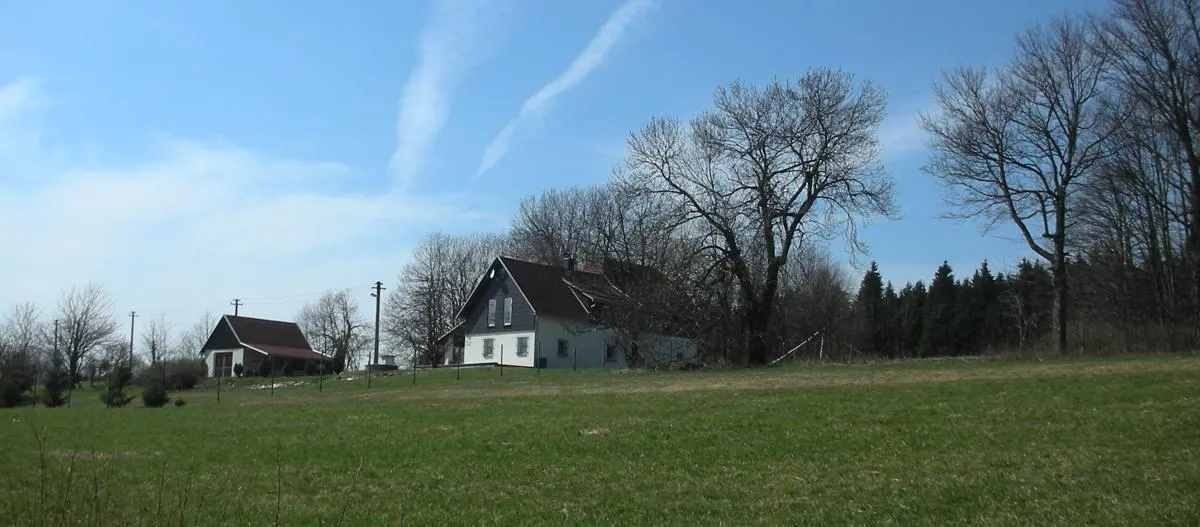 Photo showing: gepflegtes Anwesen in Počátky (Kraslice)