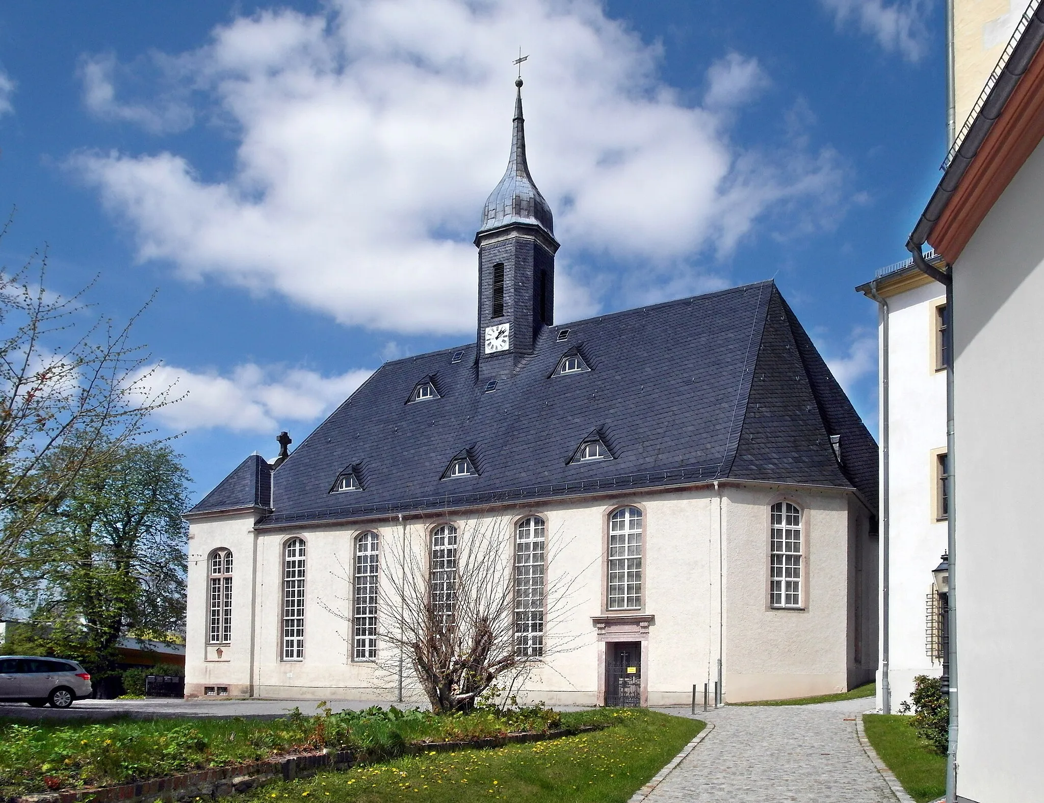 Photo showing: 24.04.2017   09212   Limbach (Limbach-Oberfrohna): Evangelische Stadtkirche Limbach, Kirchstraße (GMP: 50.858131,12.767089). Erste Kirche 1346. Heutige 
Kirche nach Umbau von 1811. Sicht von Südosten.                                                                                                  [SAM9450.JPG]20170424170DR.JPG(c)Blobelt