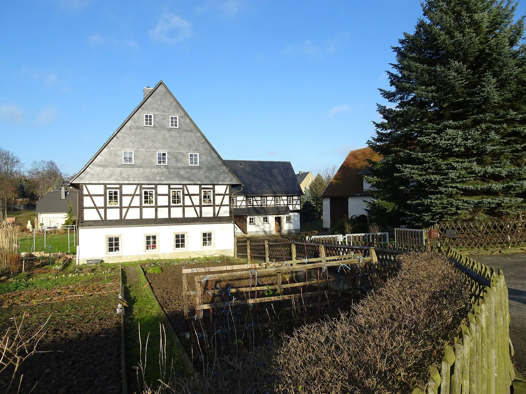 Photo showing: Denkmalgeschützter Vierseithof in Chemnitz-Röhrsdorf