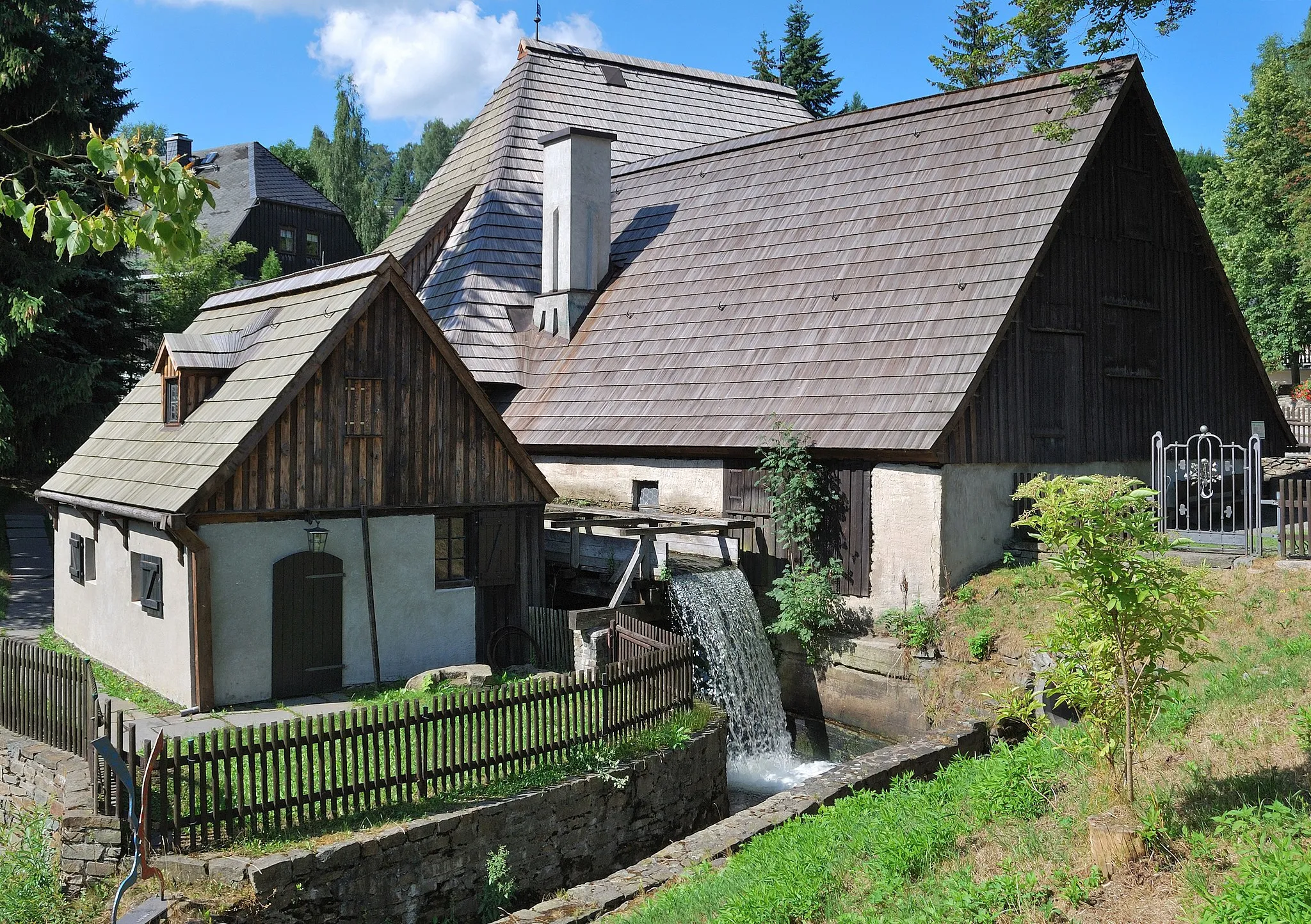 Photo showing: The historical hammer mill Frohnauer Hammer in Annaberg-Buchholz in Saxony, Germany.