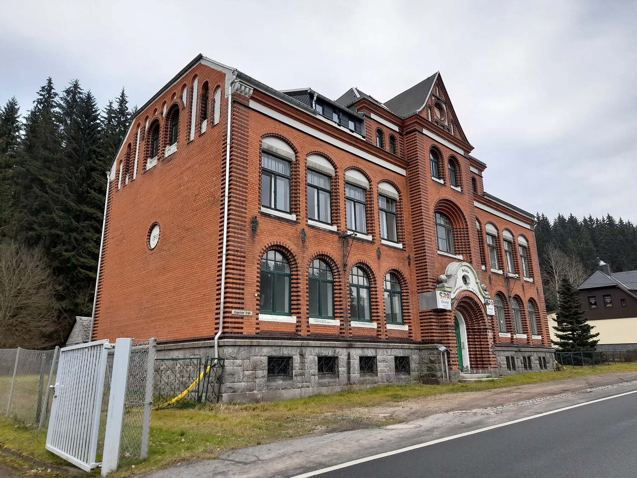 Photo showing: Ehemalige Rote Schule Jägersgrün