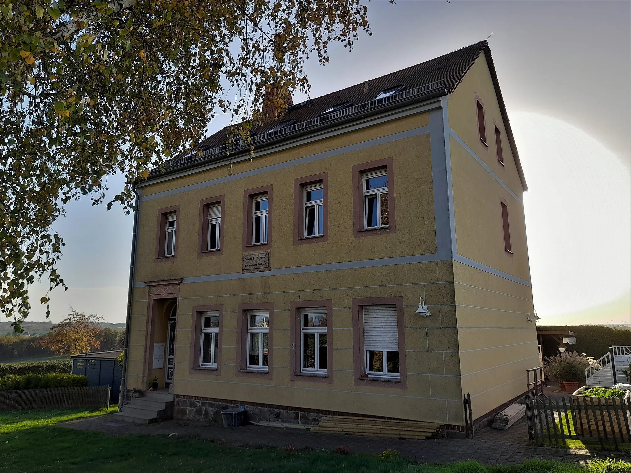 Photo showing: Ehemalige Schule Theesdorf