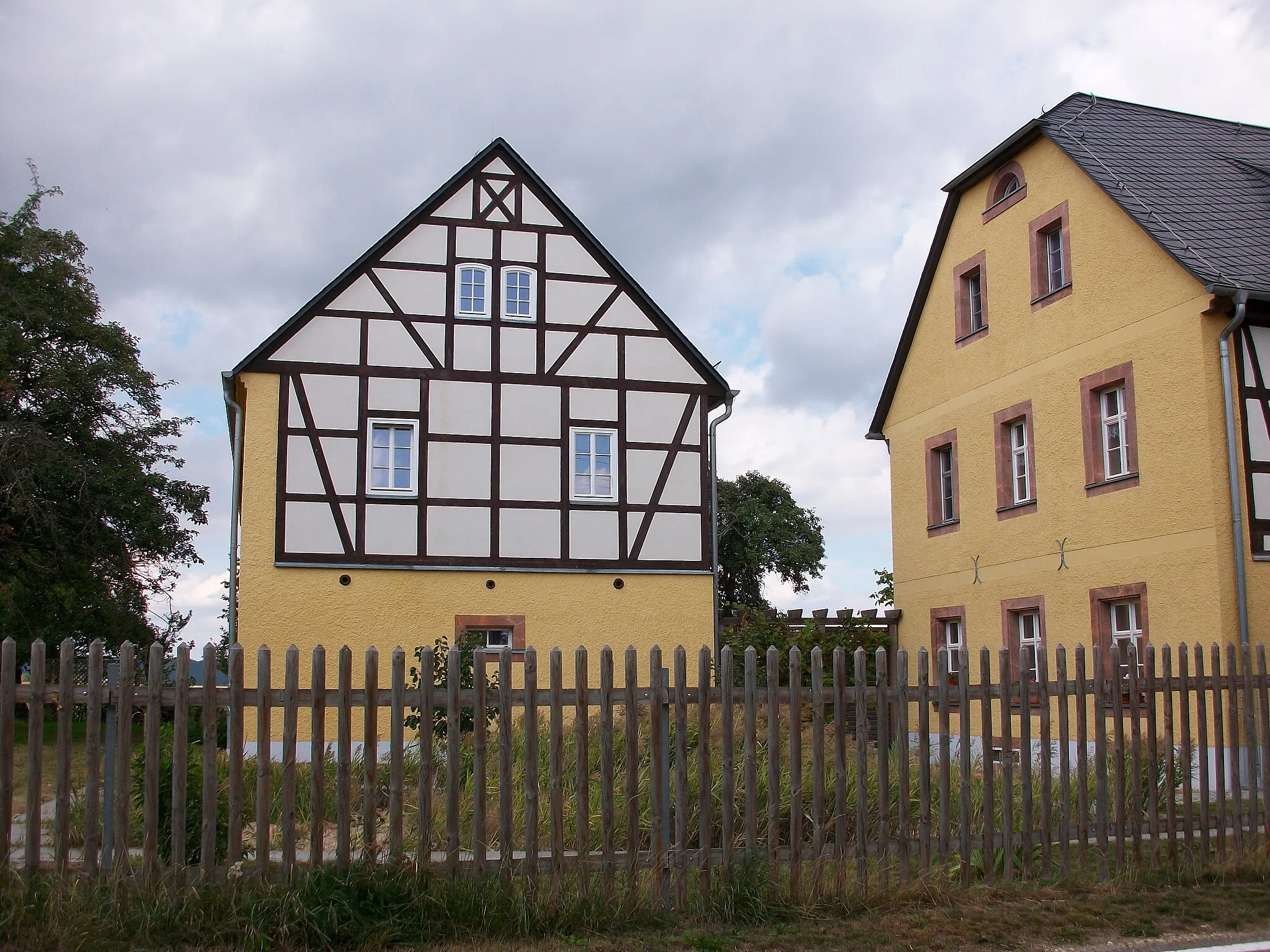 Photo showing: Bernsdorf (Seelitz), Bernsdorfer Straße 11
