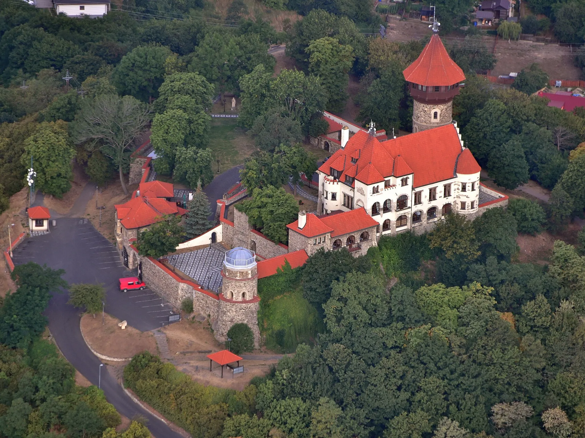 Photo showing: Burg Hněvín, Luftaufnahme (2018)