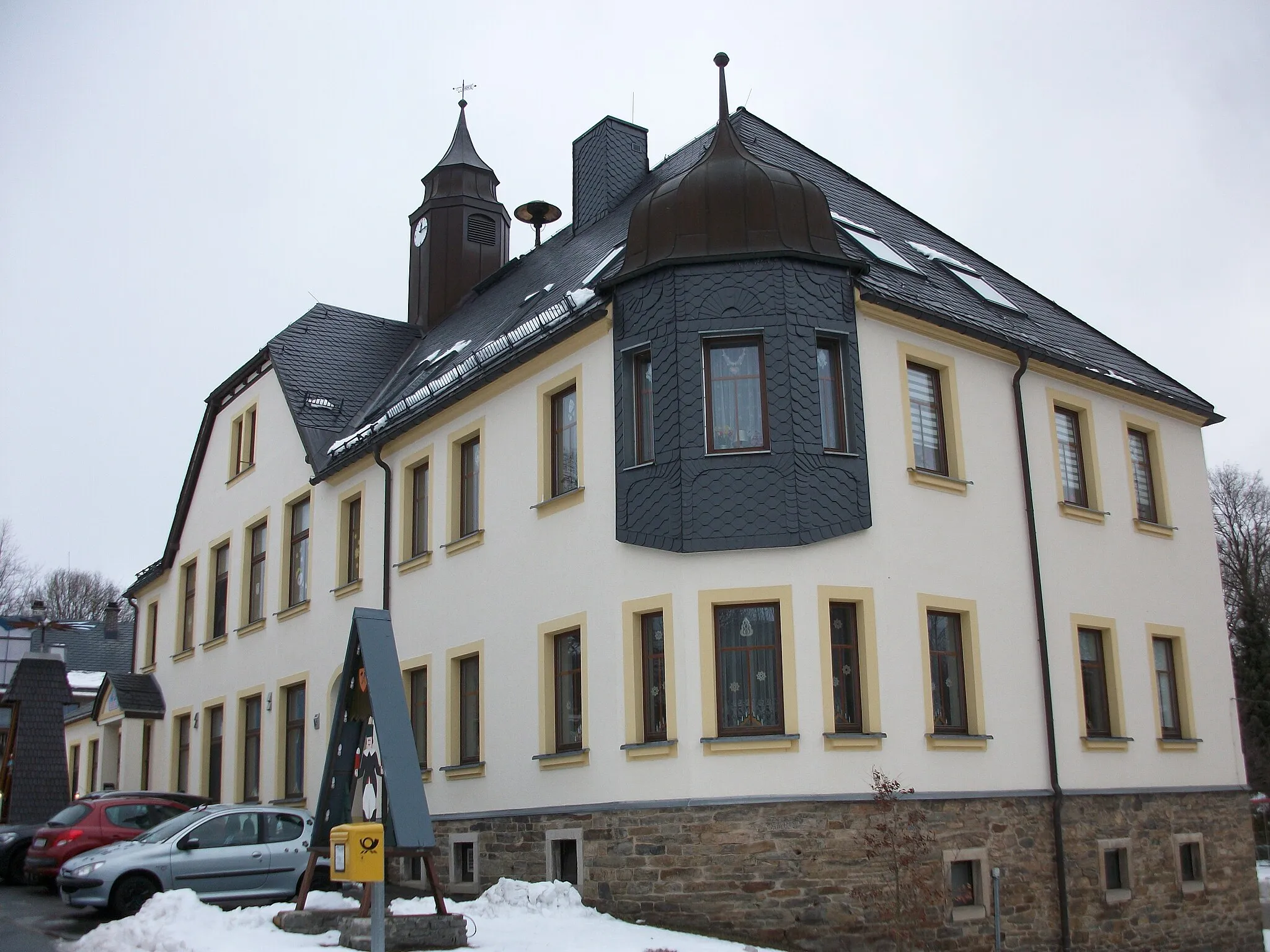 Photo showing: Ehemalige Schule Schönfeld (Thermalbad Wiesenbad)