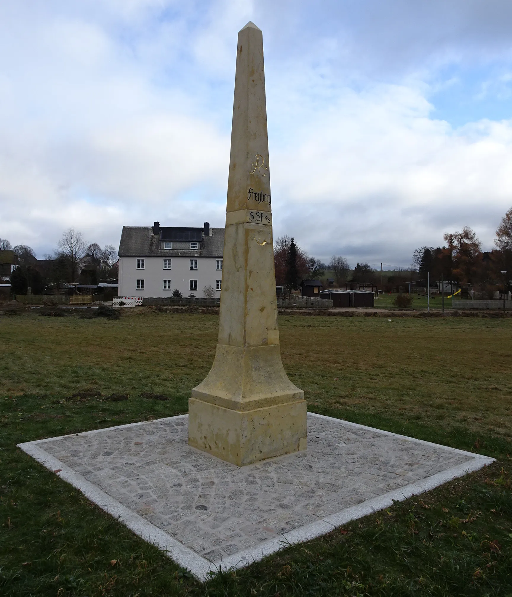 Photo showing: Ganzmeilenstein in Reifland